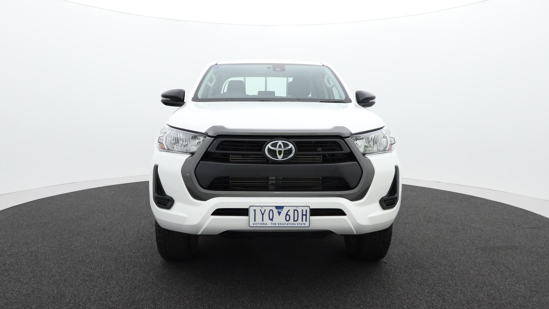 Toyota Hilux image 2