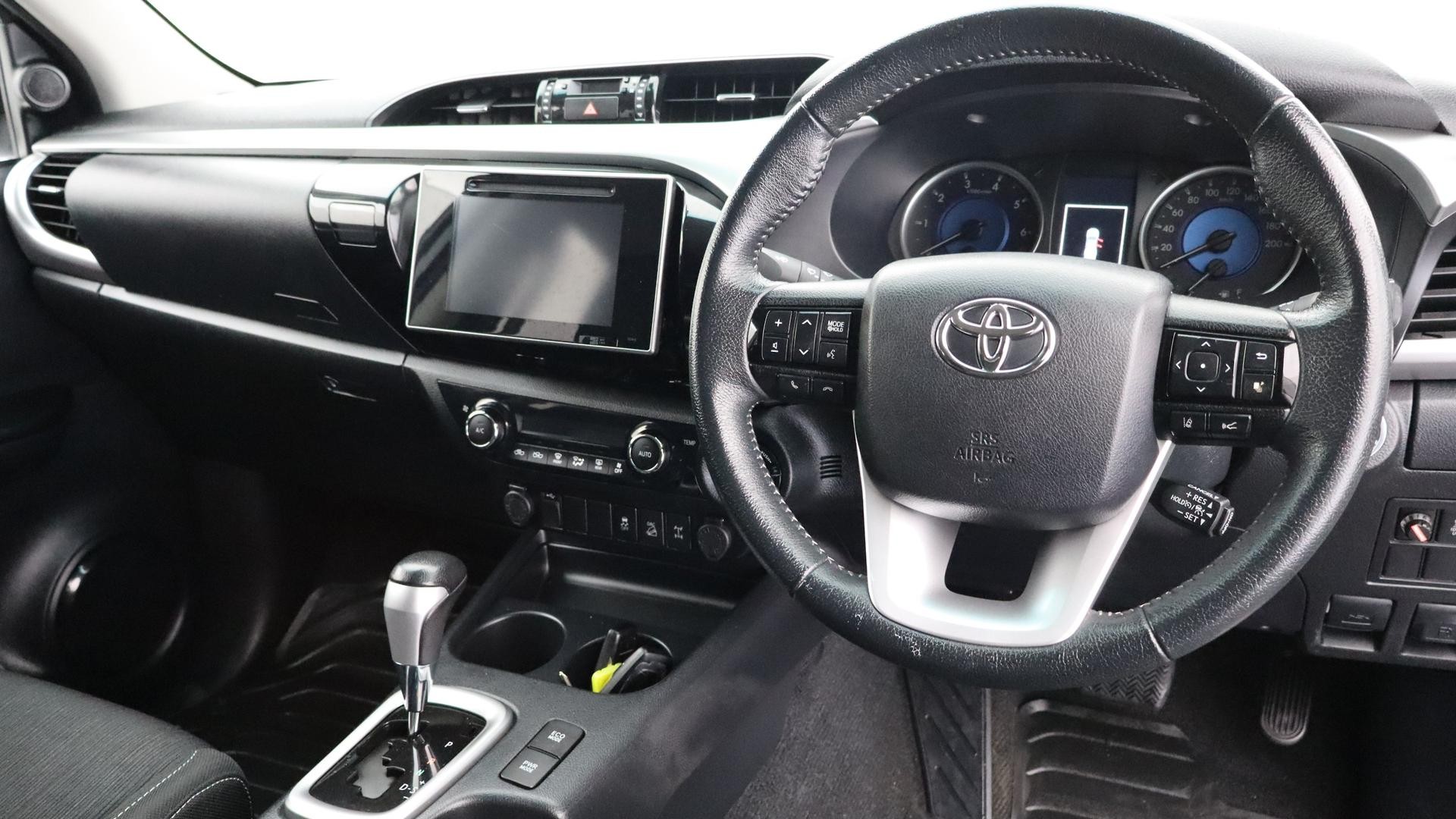 Toyota Hilux image 4