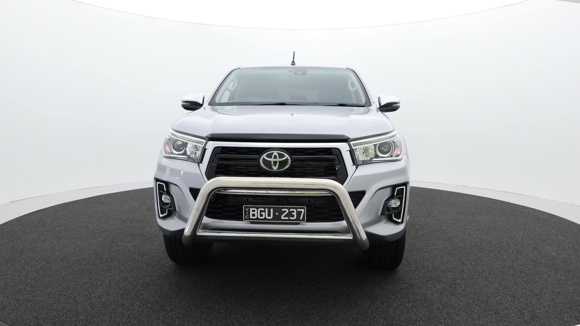 Toyota Hilux image 2
