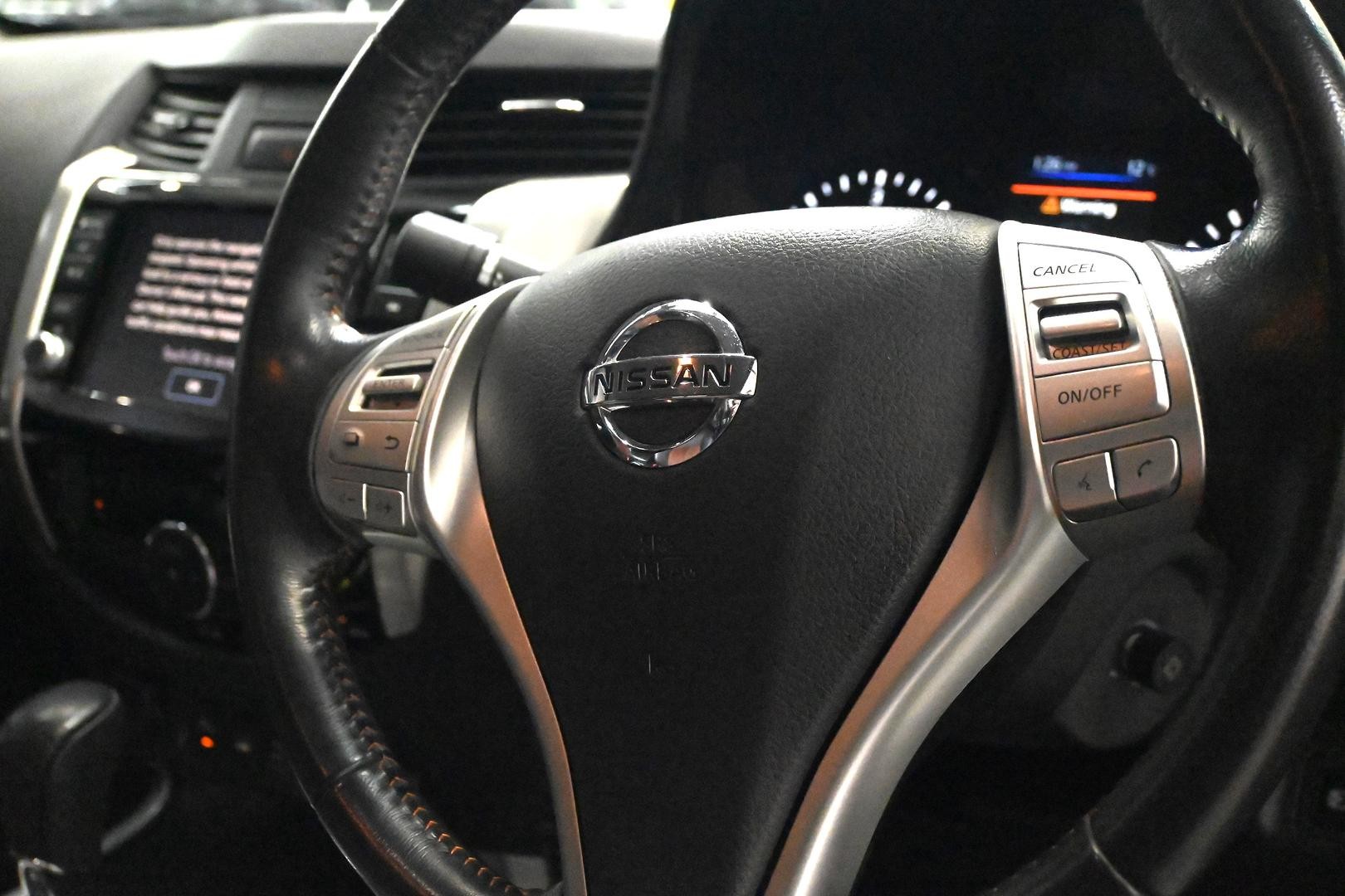 Nissan Navara image 4
