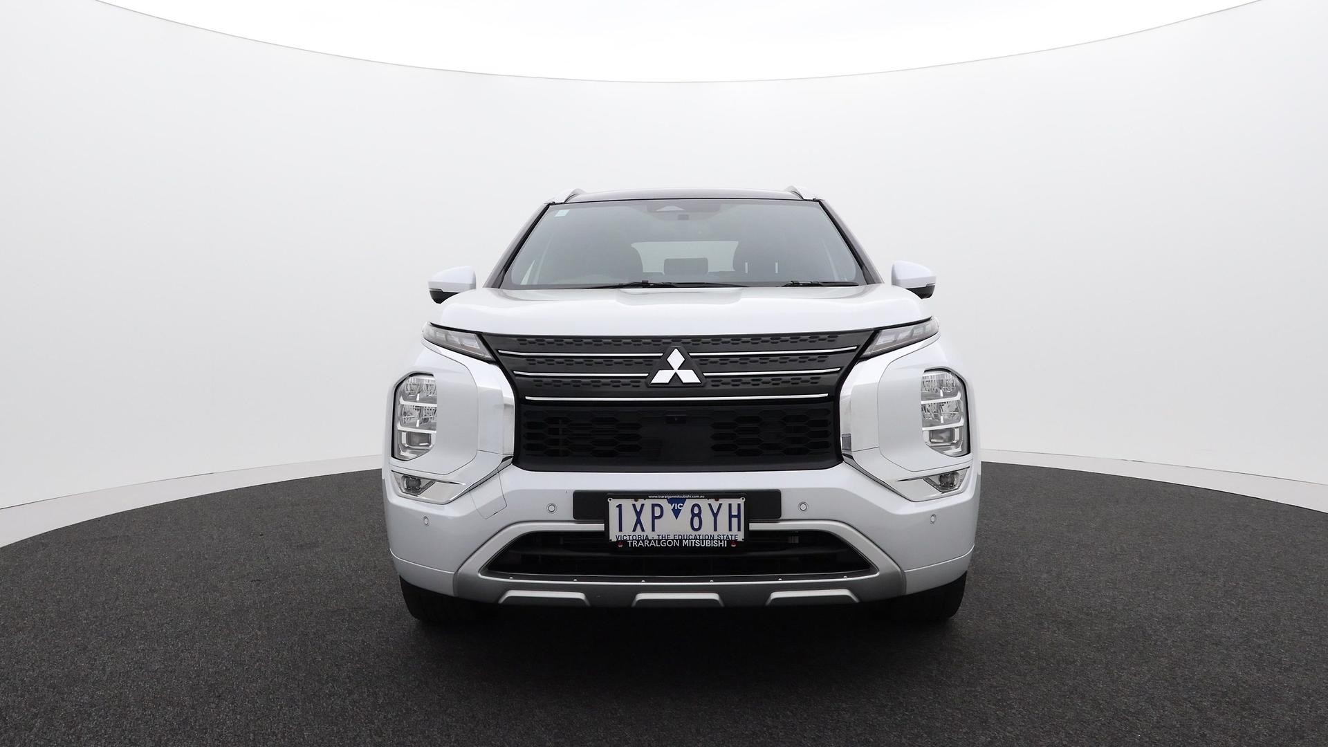 Mitsubishi Outlander image 2