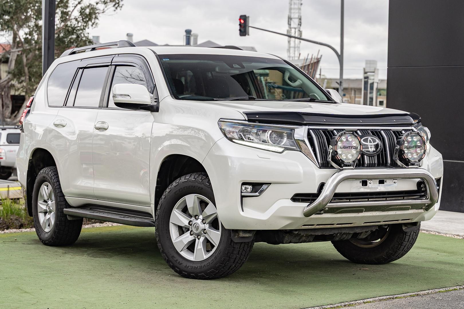 Toyota Landcruiser Prado image 2