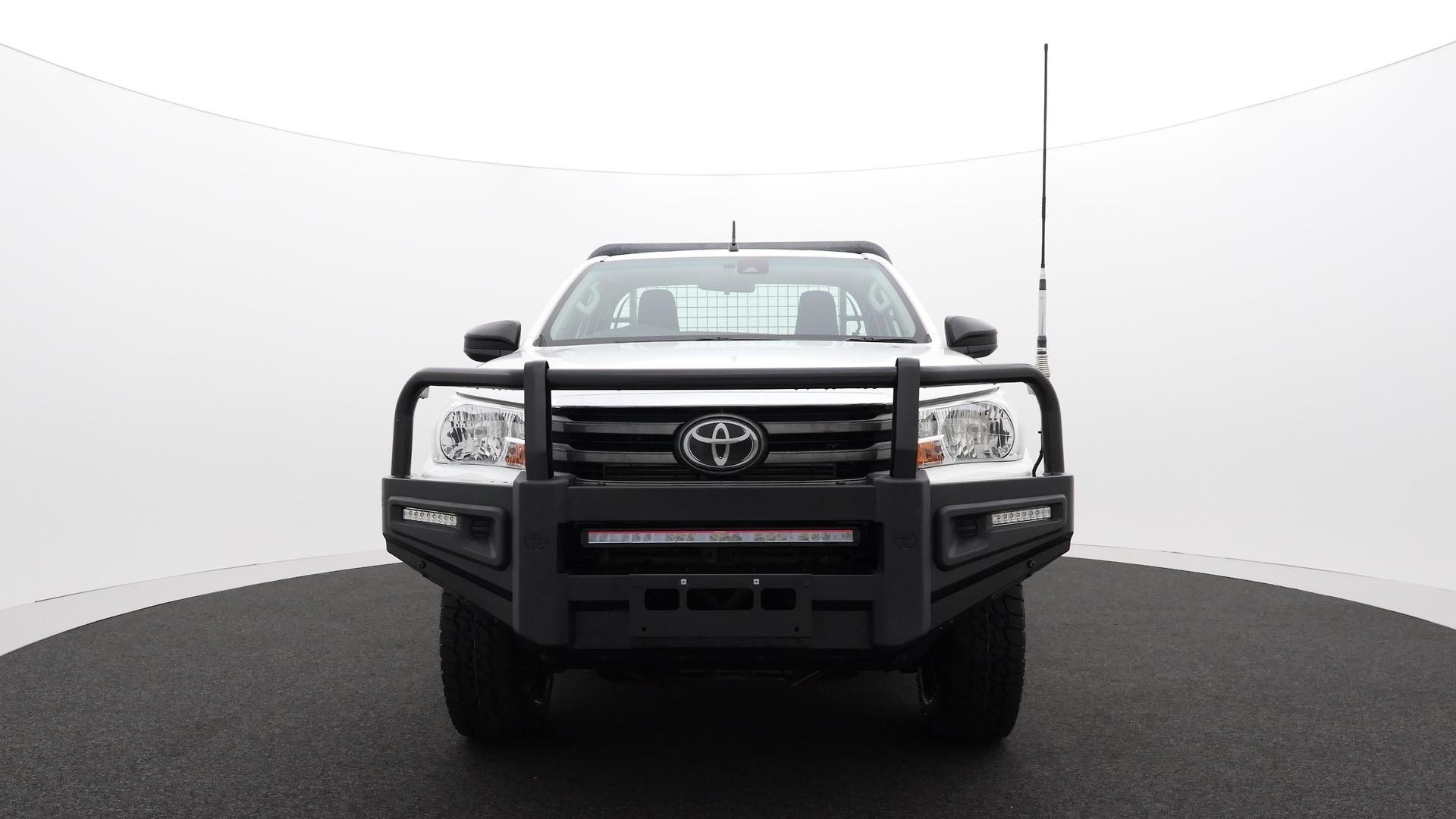 Toyota Hilux image 2