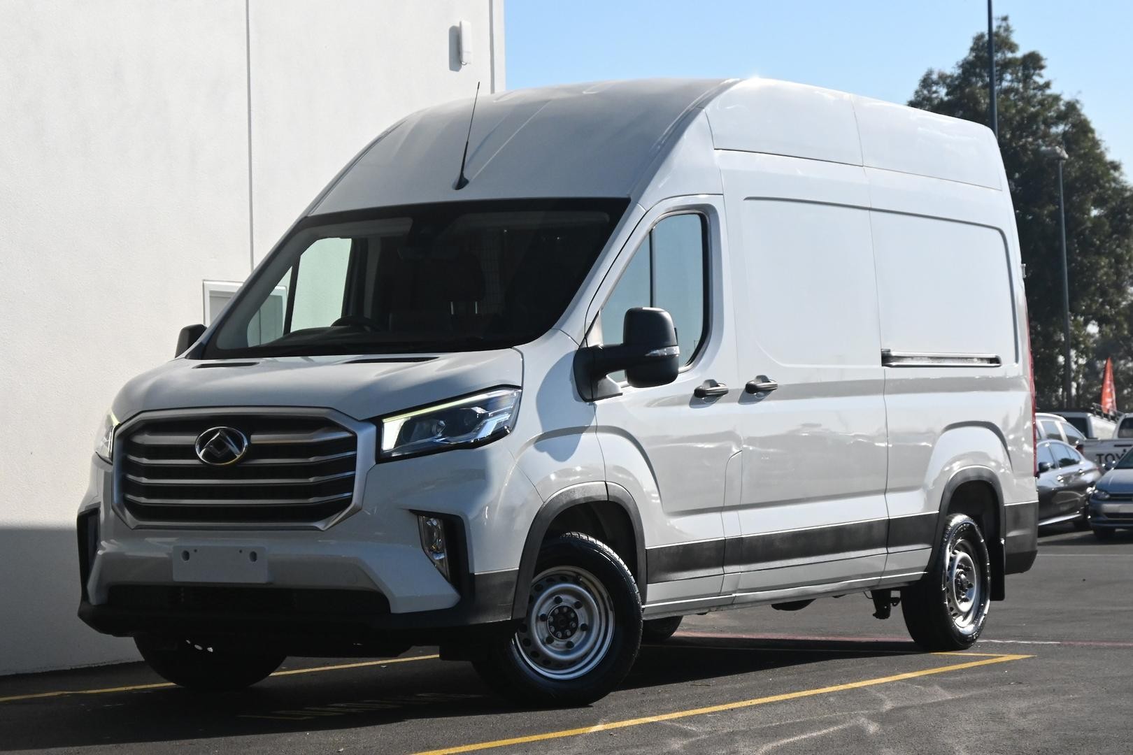 LDV Deliver 9 image 1