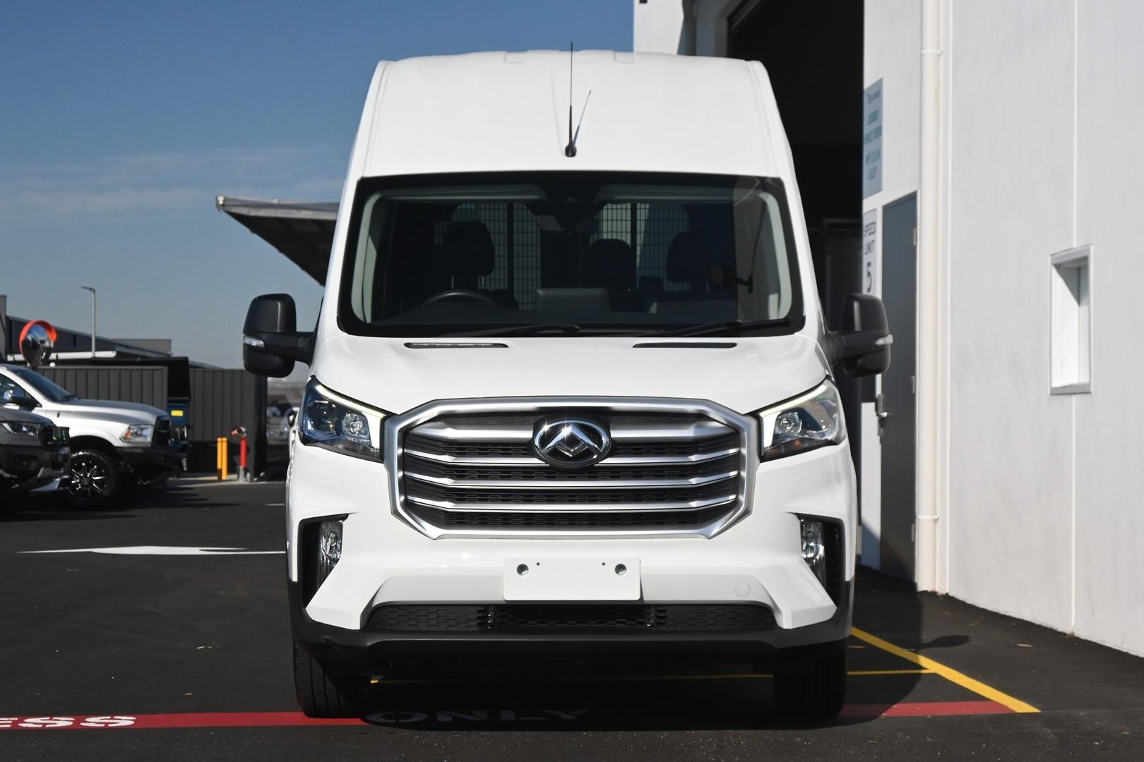 LDV Deliver 9 image 2