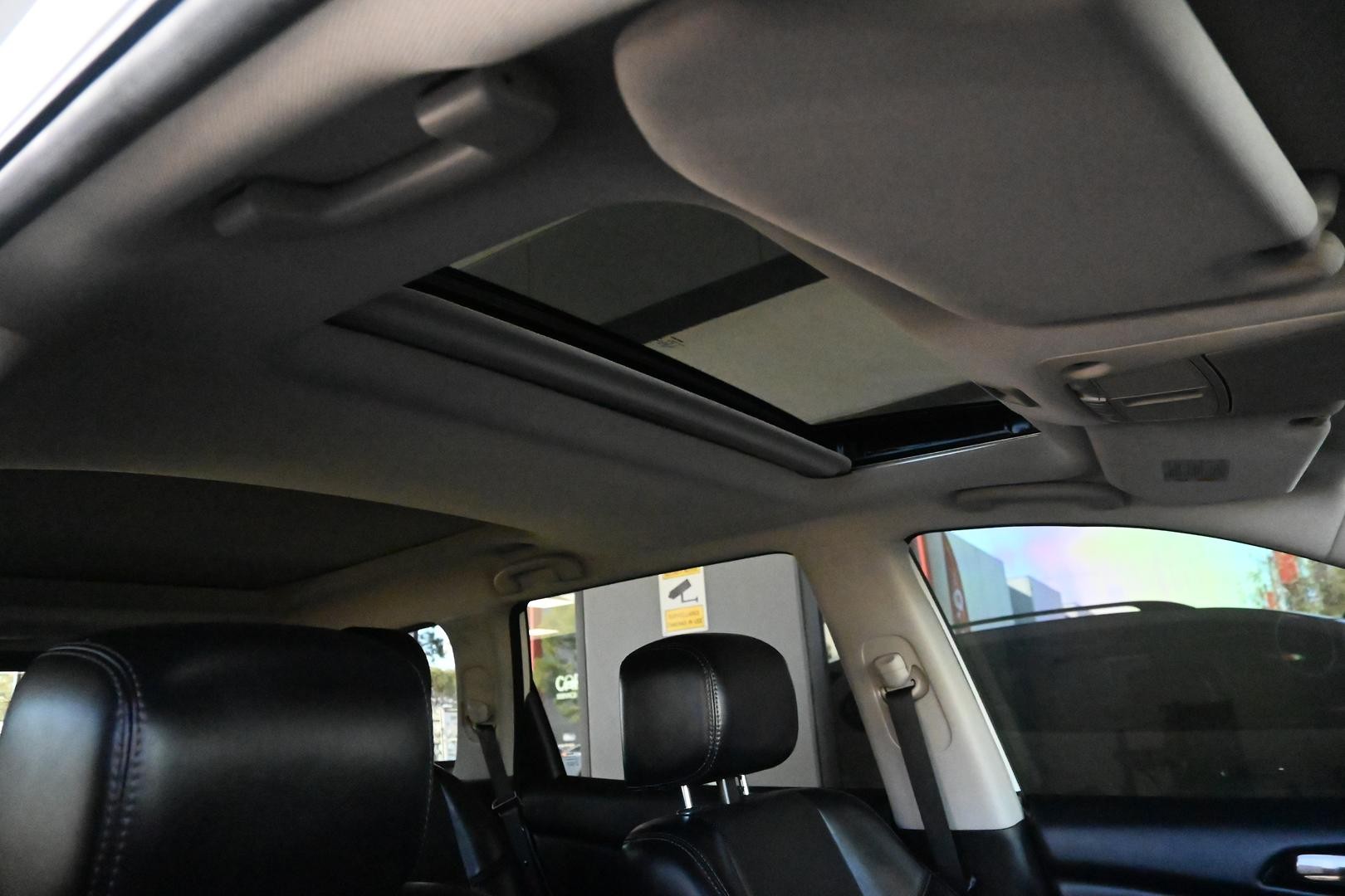Nissan Pathfinder image 4