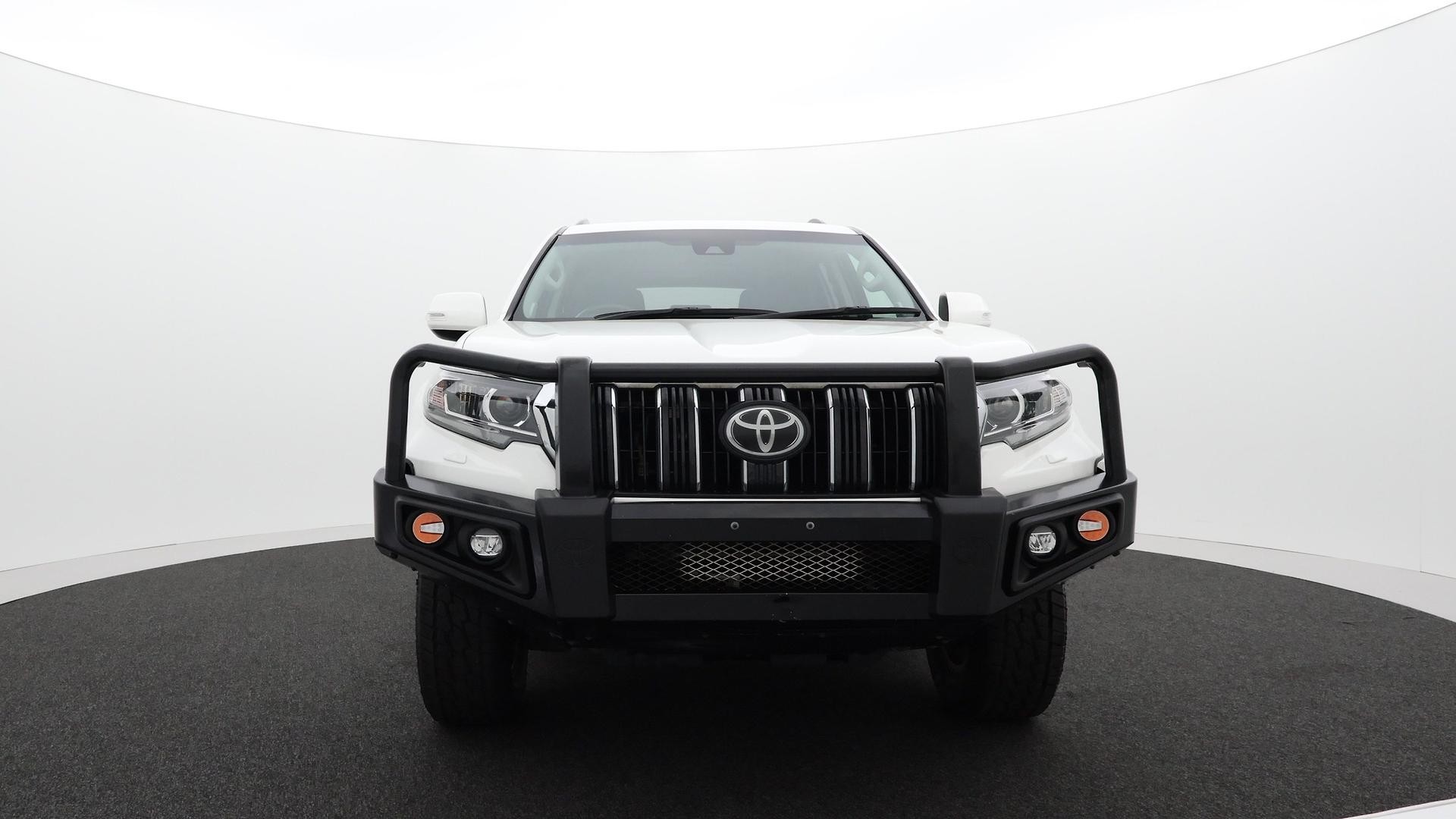 Toyota Landcruiser Prado image 2
