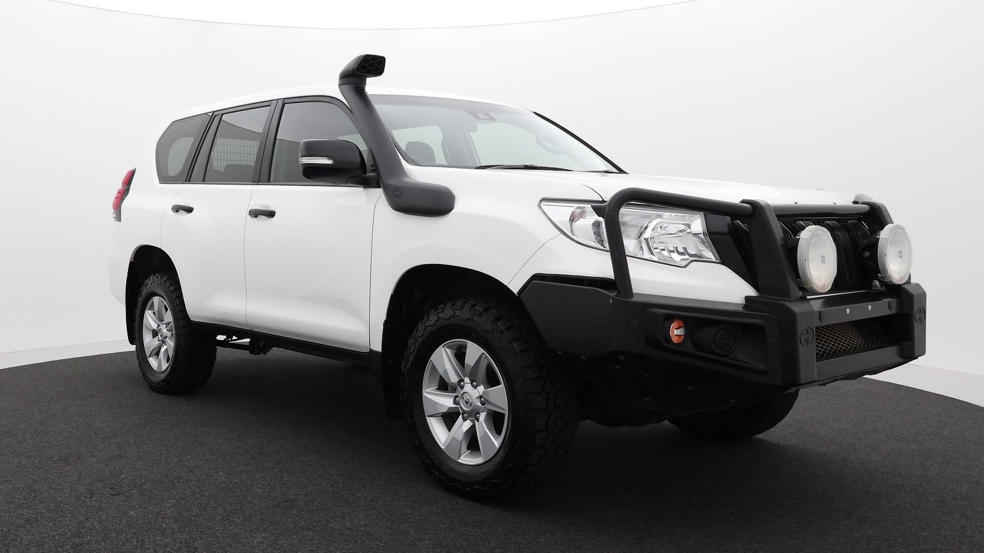 Toyota Landcruiser Prado image 3