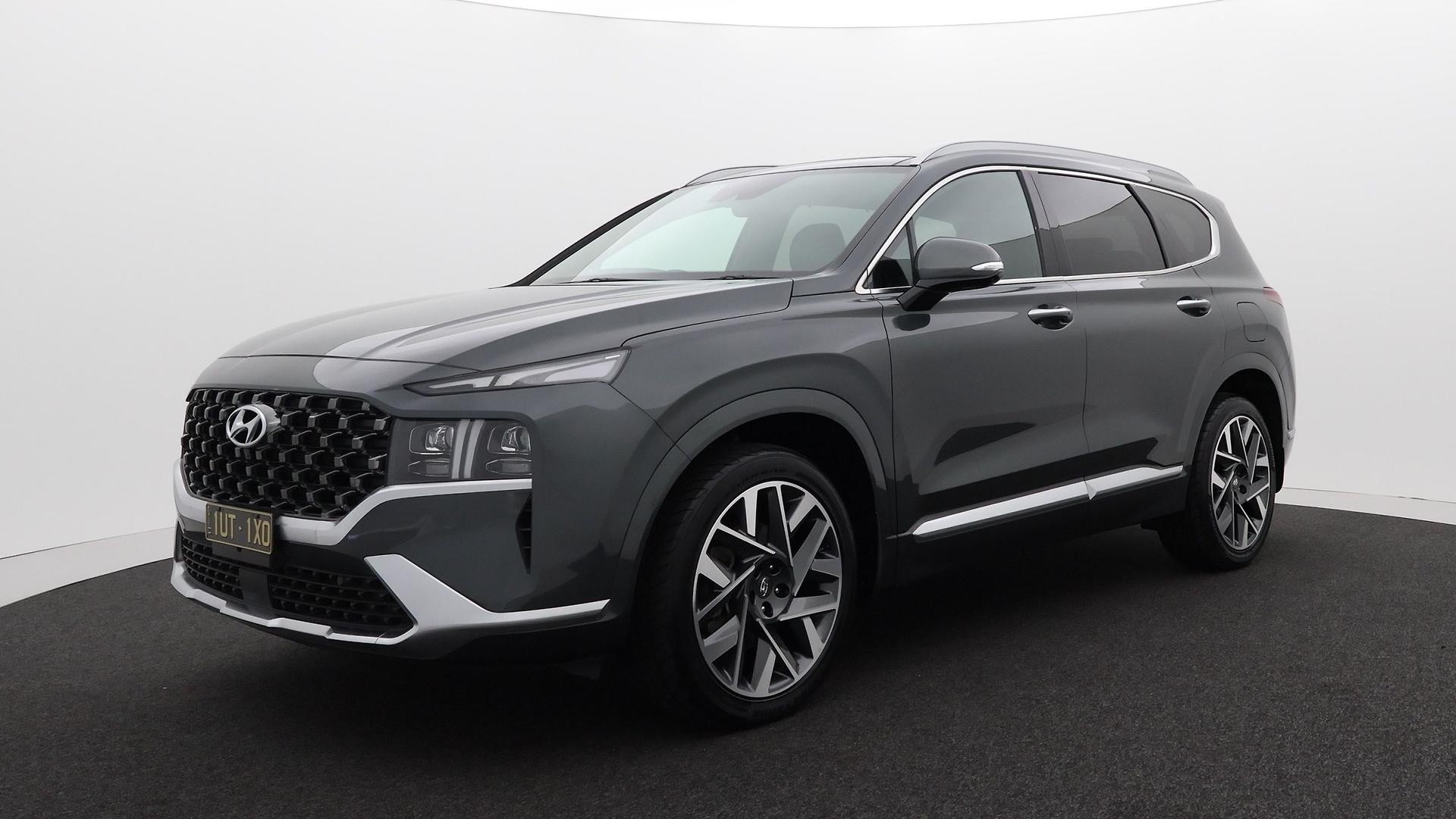 Hyundai Santa Fe image 1