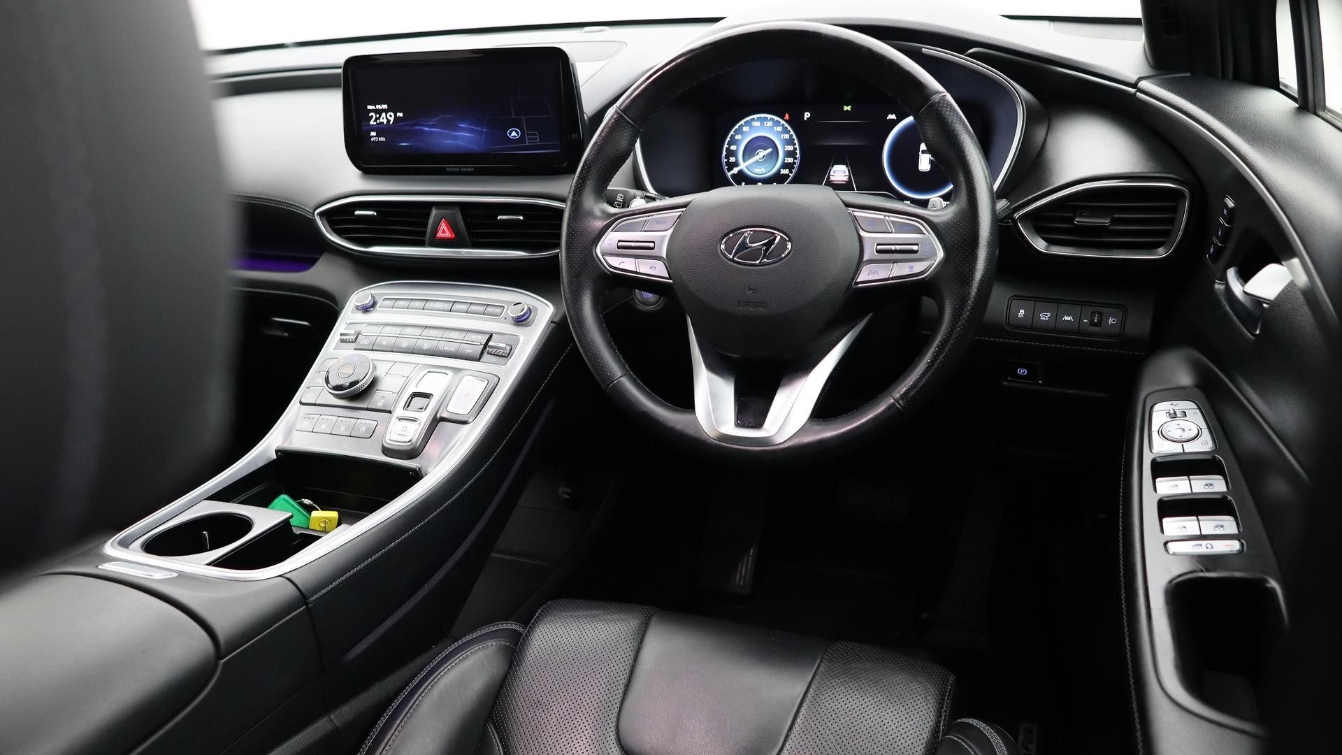 Hyundai Santa Fe image 4