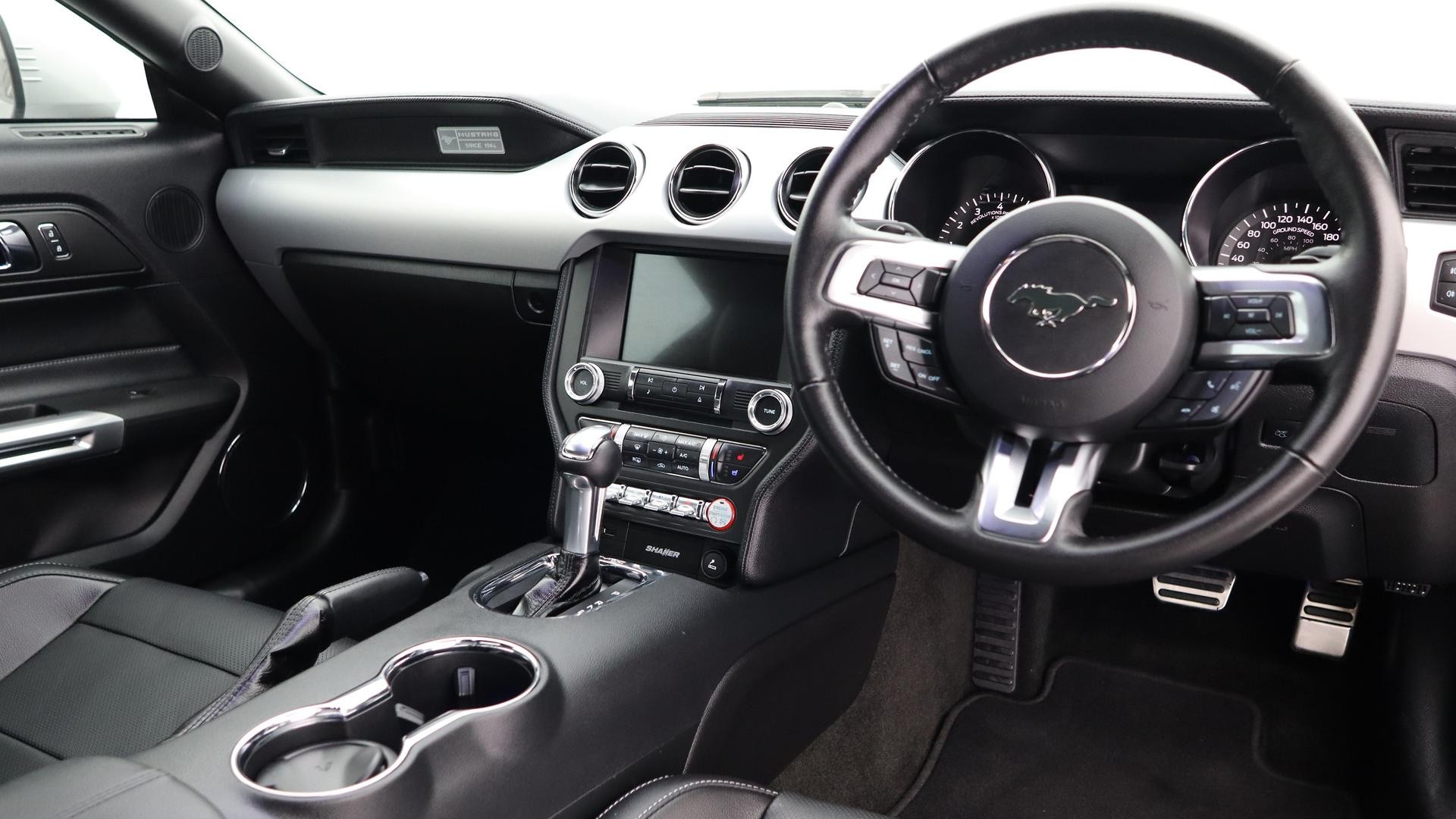 Ford Mustang image 4