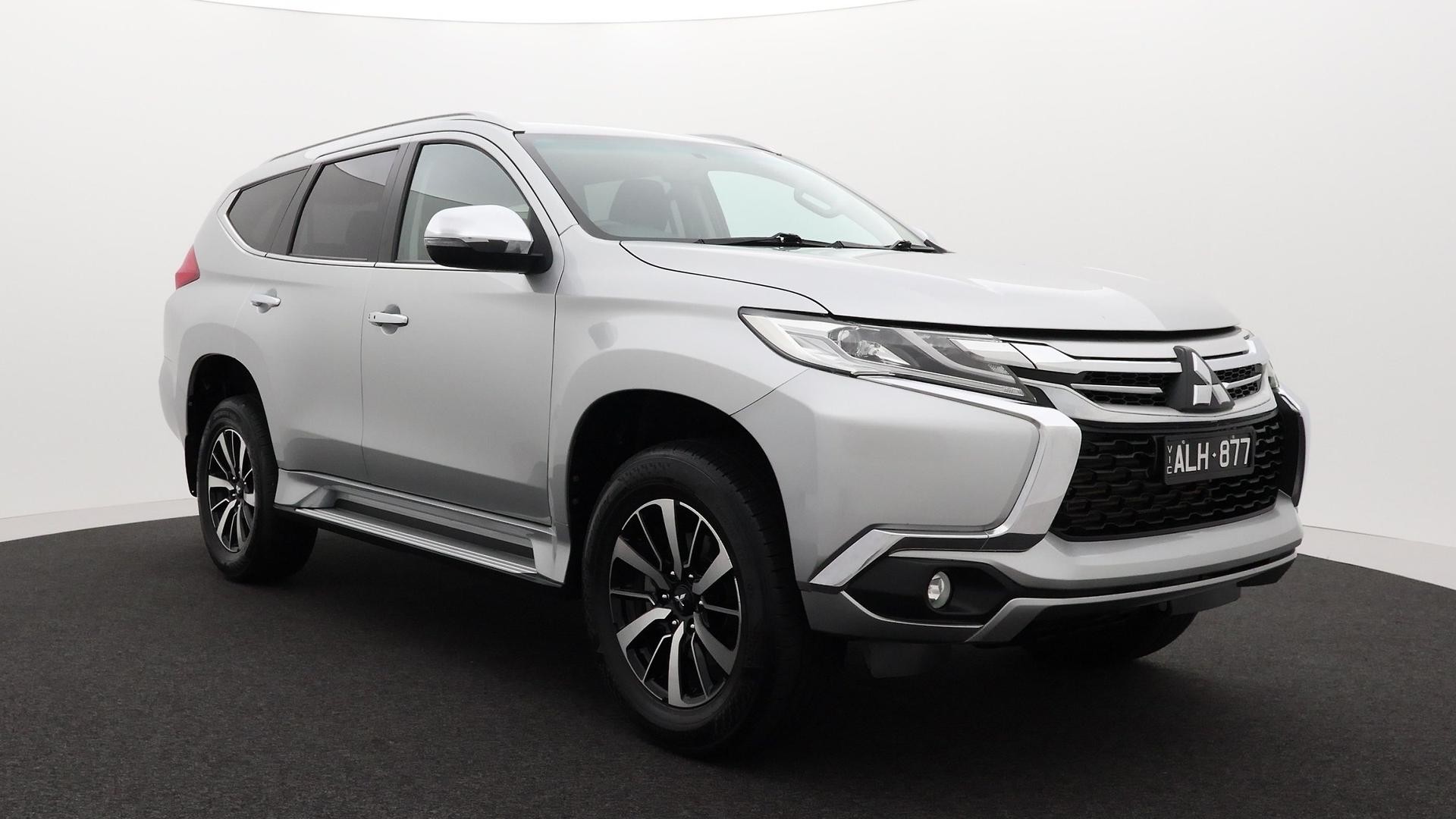 Mitsubishi Pajero Sport image 3