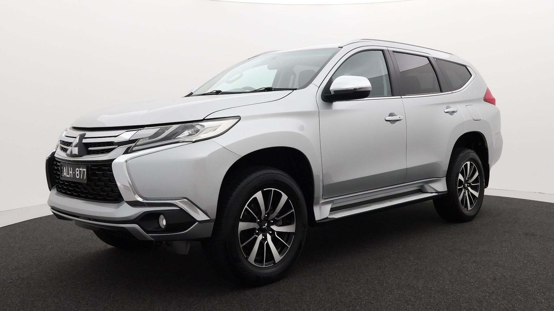 Mitsubishi Pajero Sport image 1