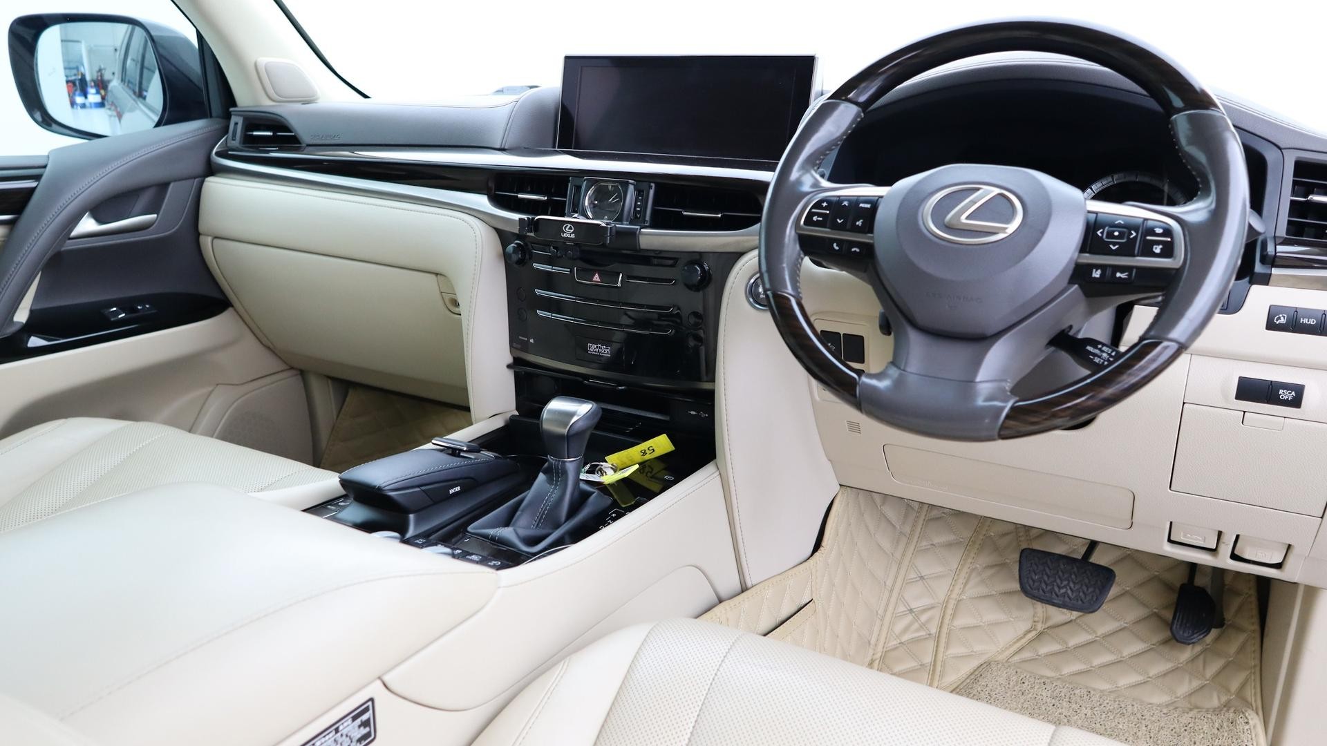 Lexus Lx image 4