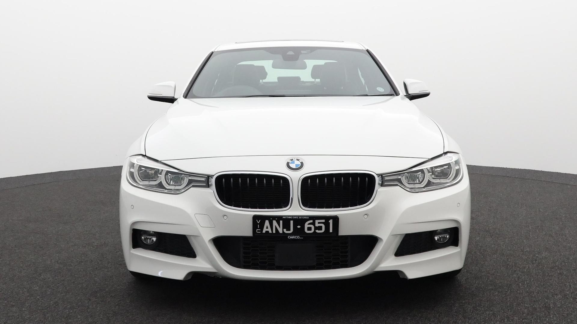 BMW 3 Series image 2