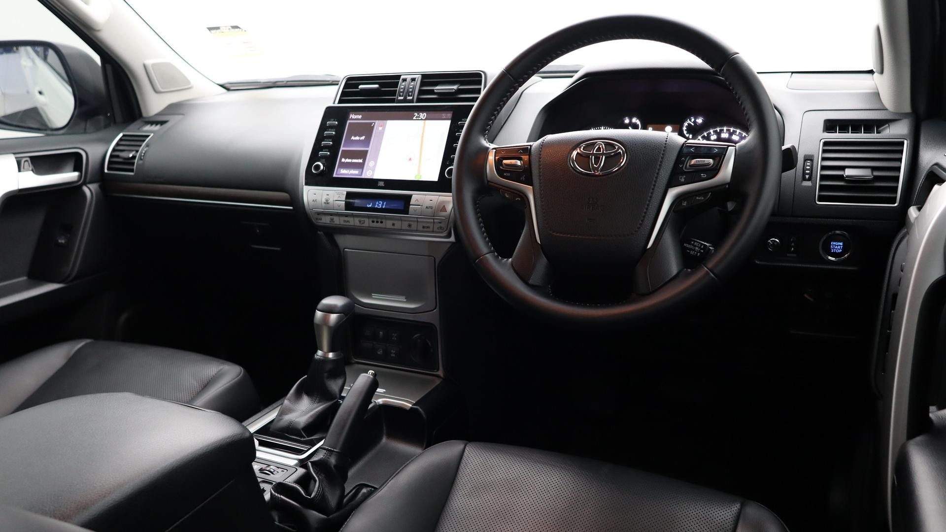 Toyota Landcruiser Prado image 4