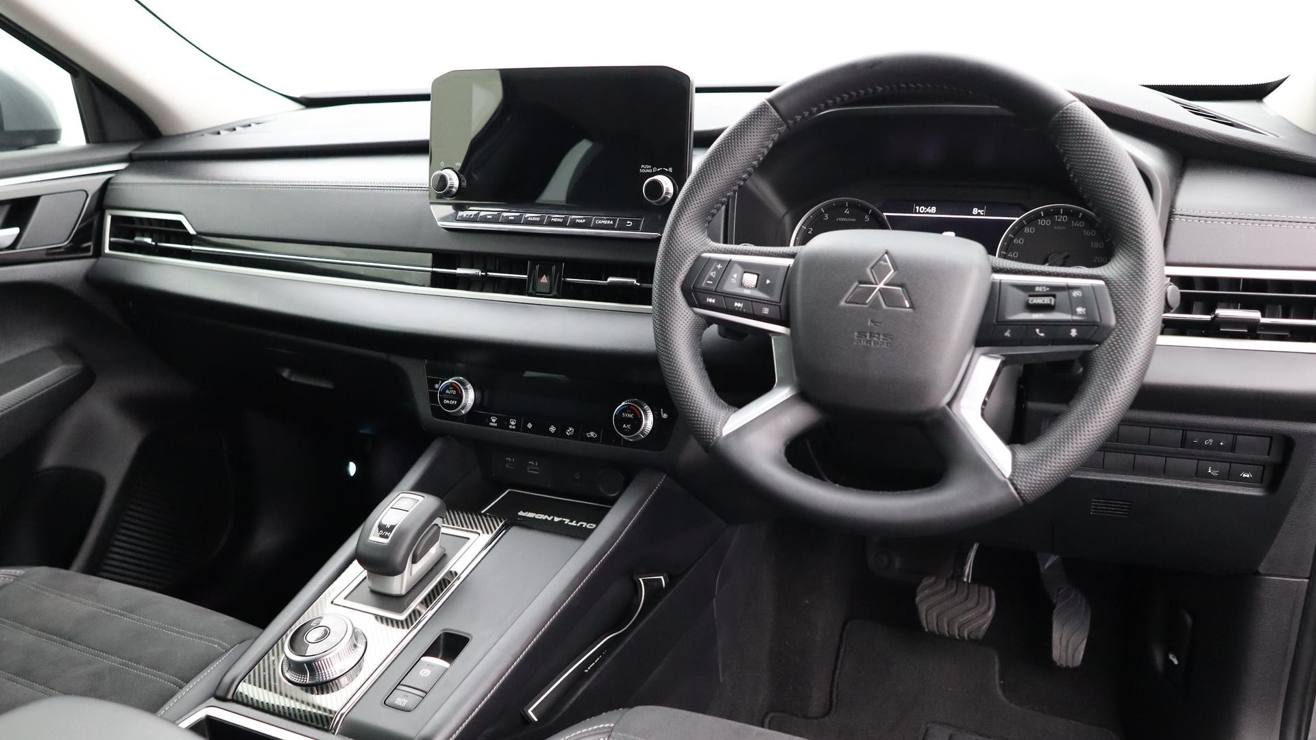 Mitsubishi Outlander image 4