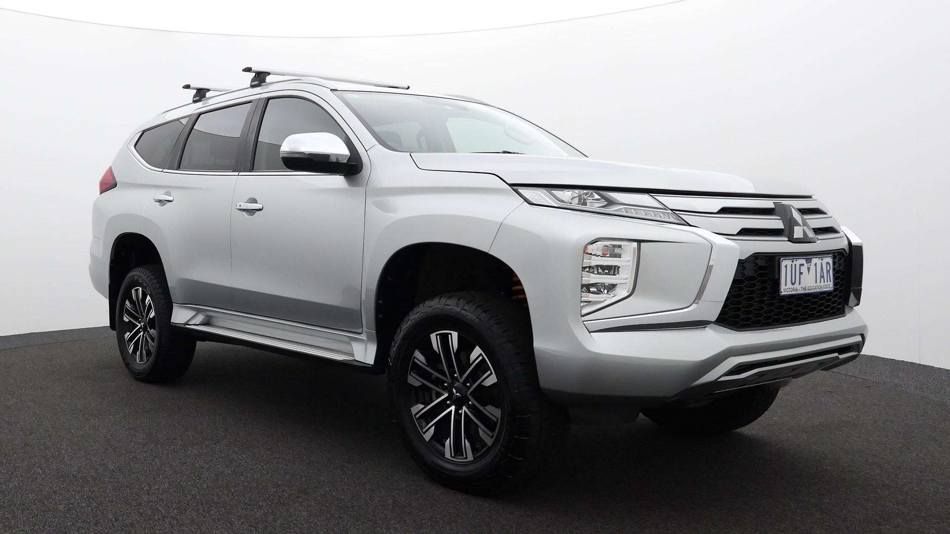 Mitsubishi Pajero Sport image 3