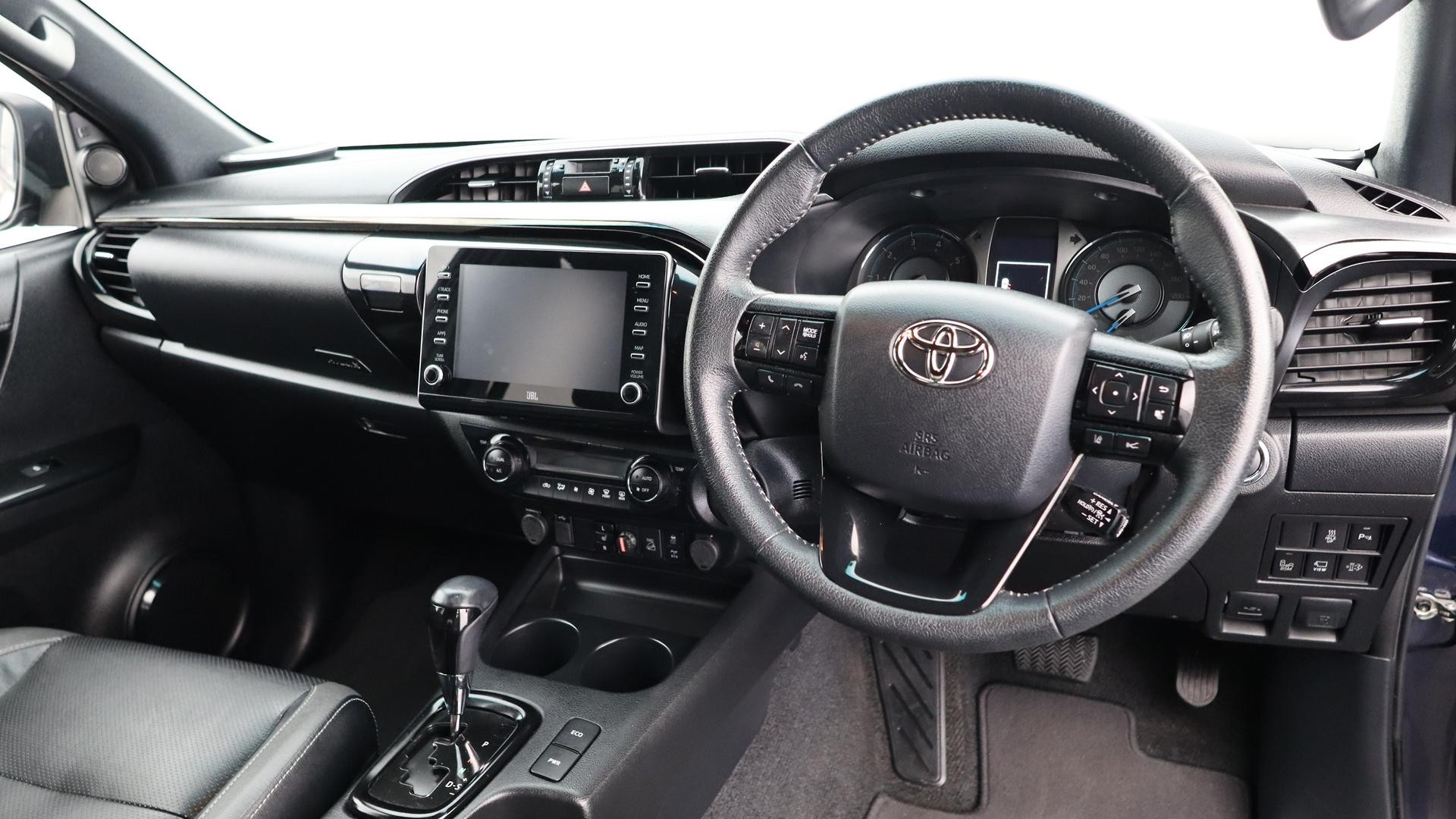 Toyota Hilux image 4