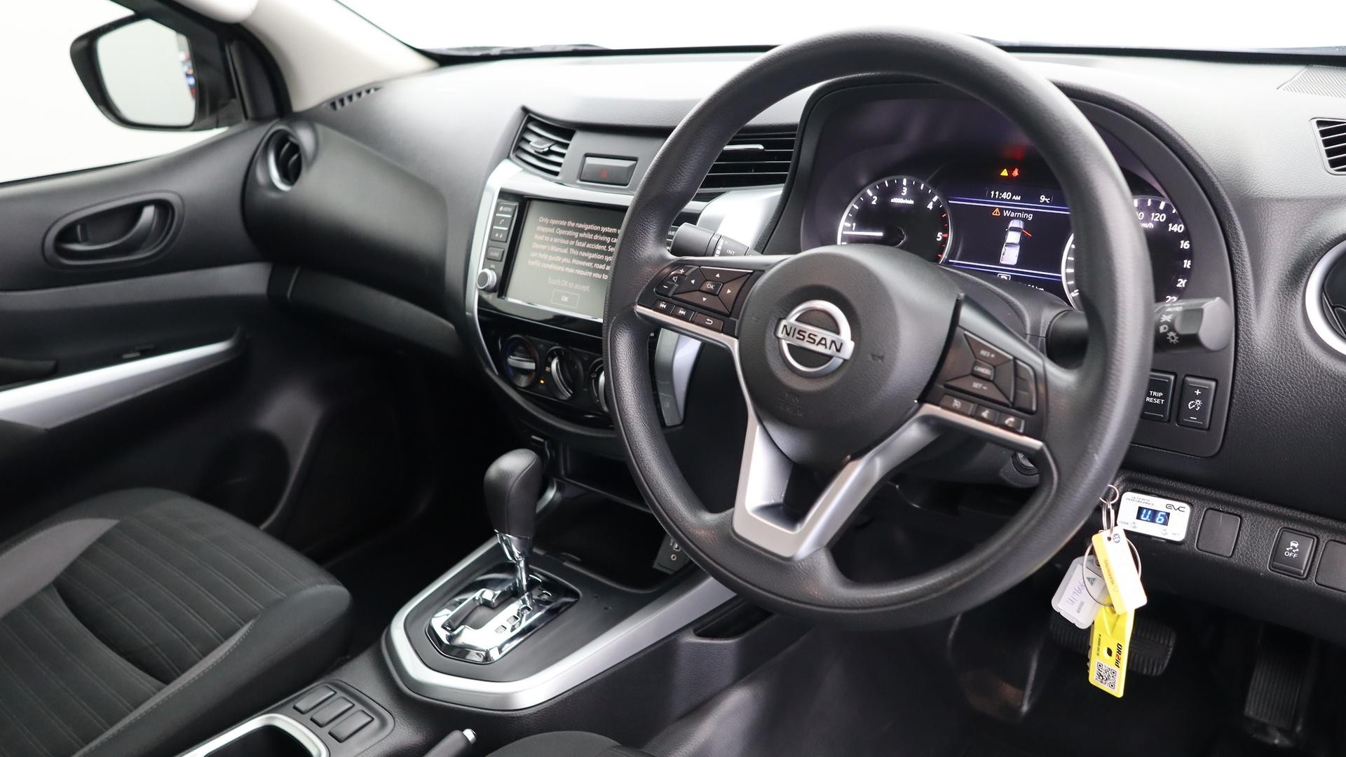 Nissan Navara image 4