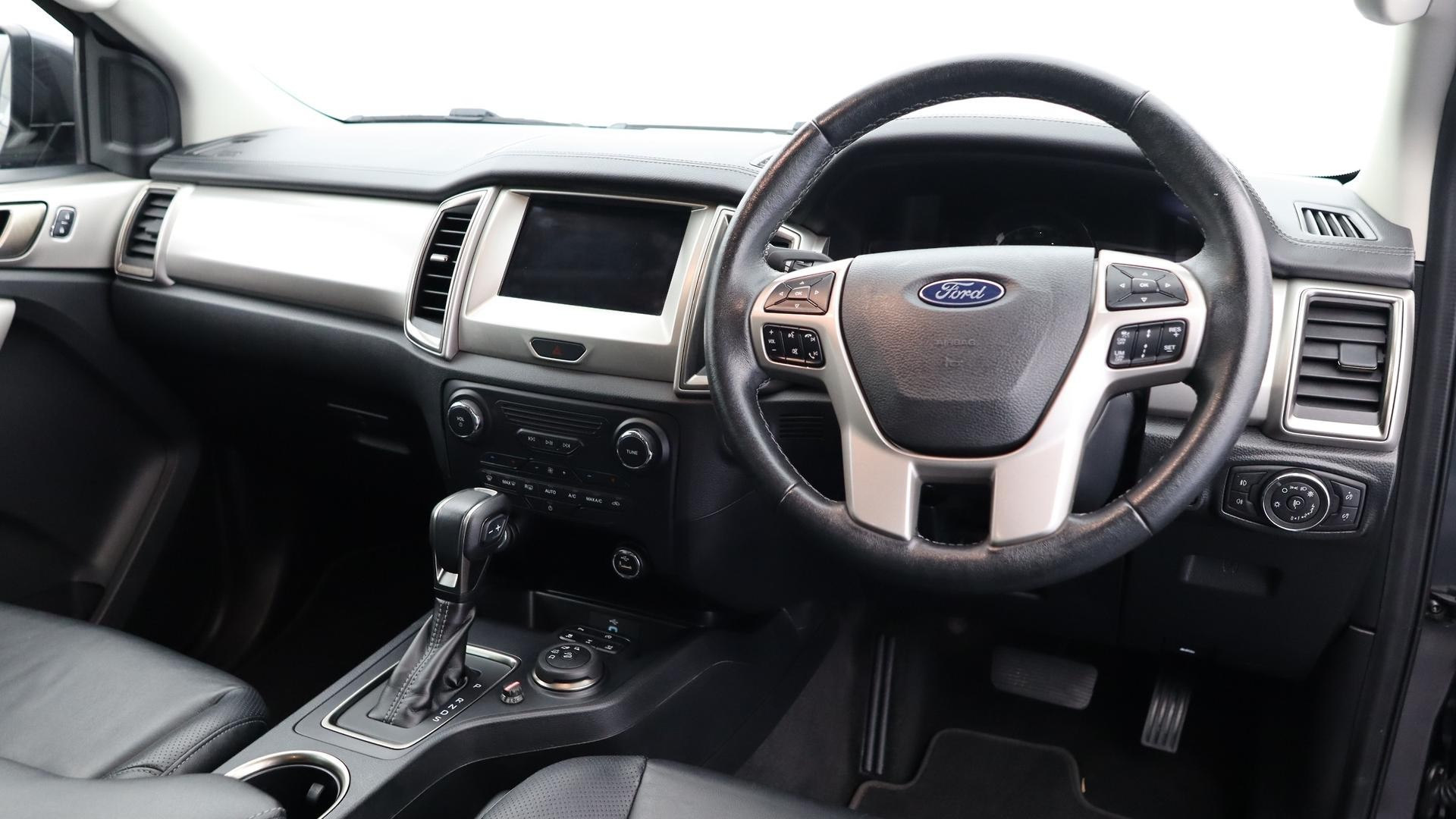 Ford Everest image 4