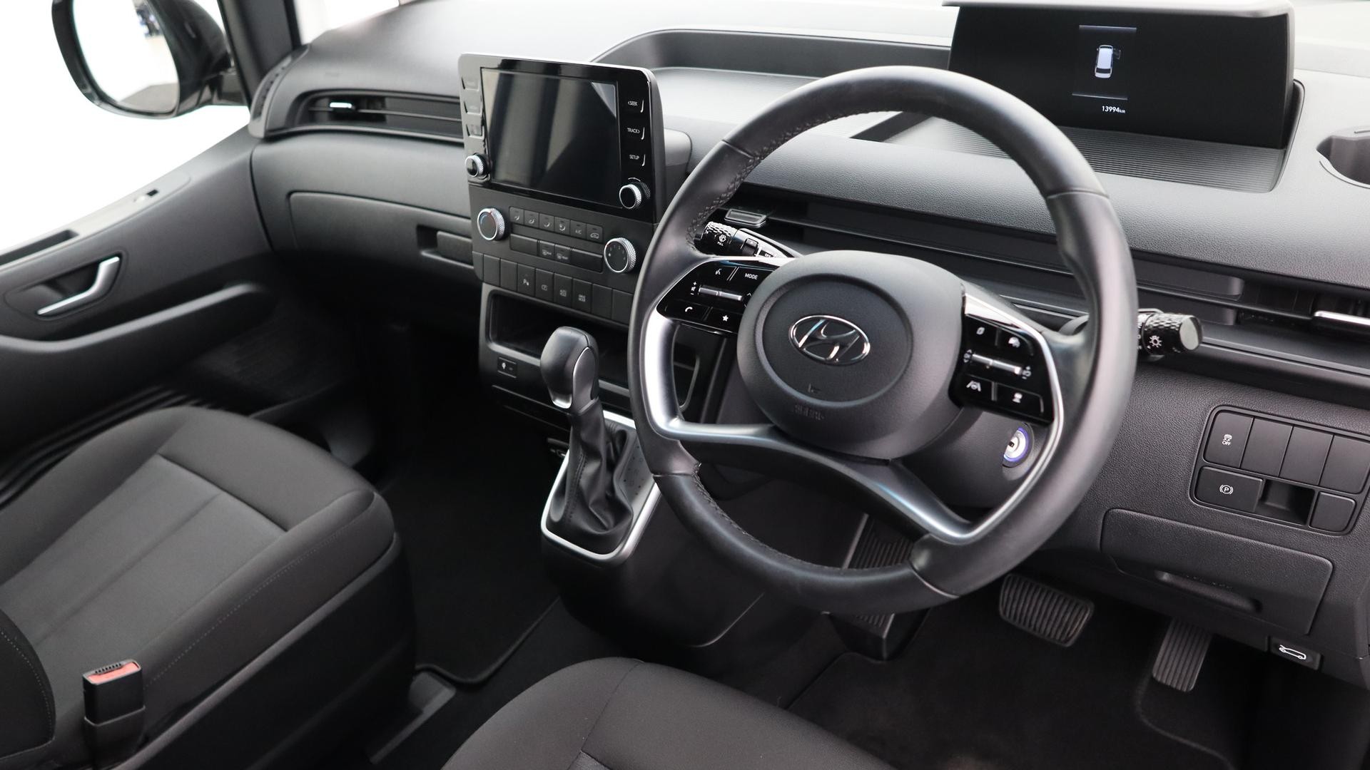 Hyundai Staria Load image 4
