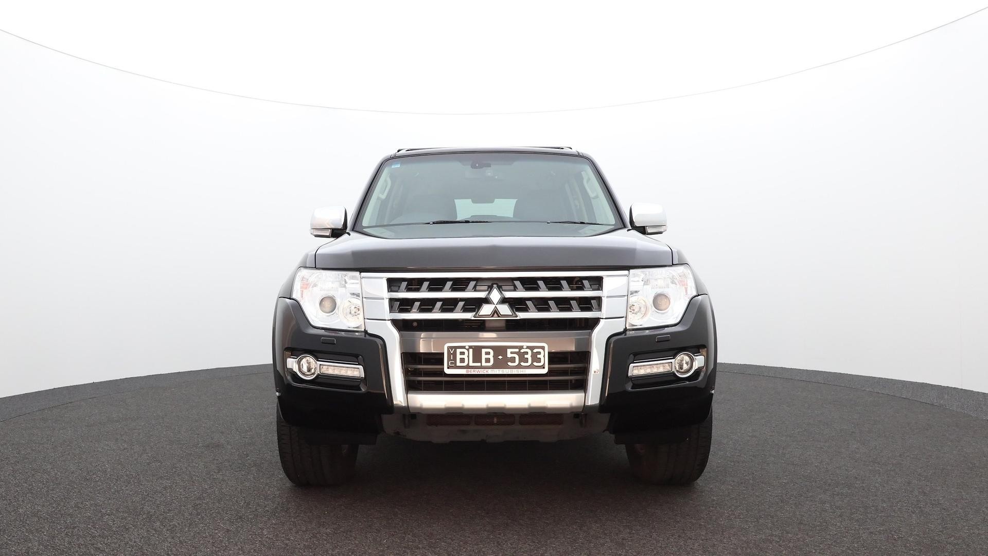 Mitsubishi Pajero image 2