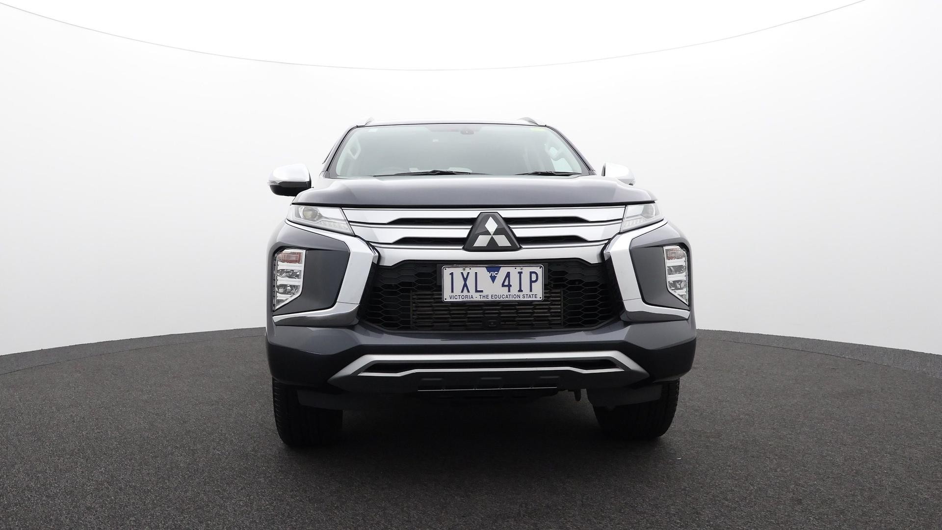 Mitsubishi Pajero Sport image 2