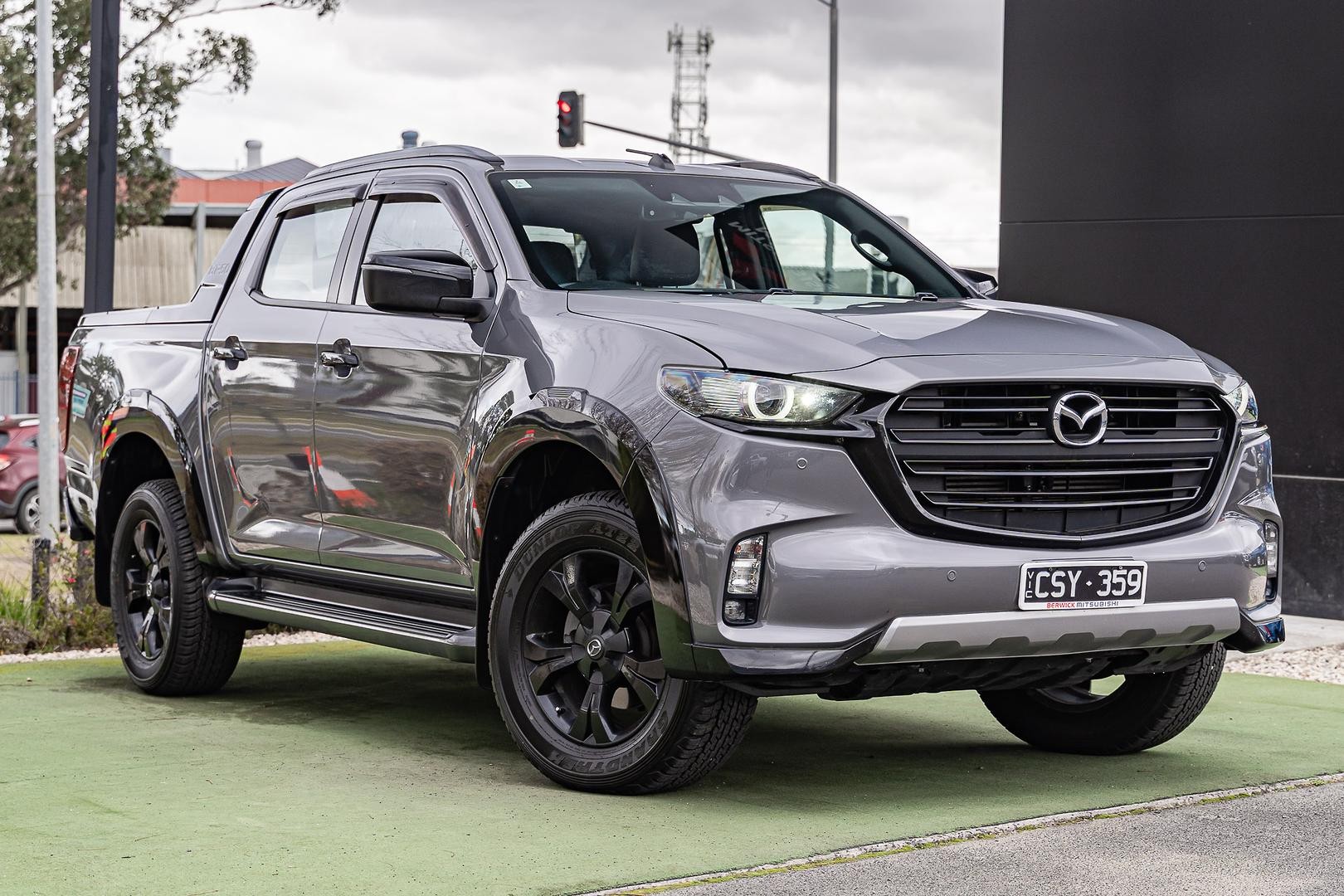 Mazda Bt-50 image 2