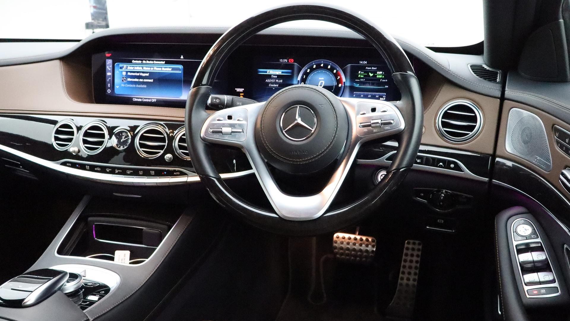 Mercedes Benz S-class image 4