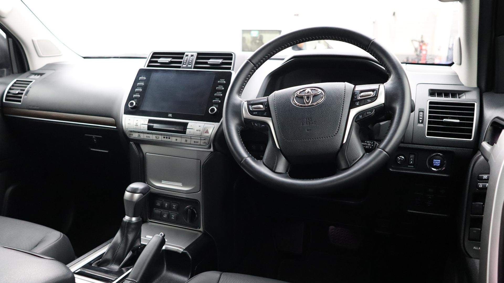 Toyota Landcruiser Prado image 4