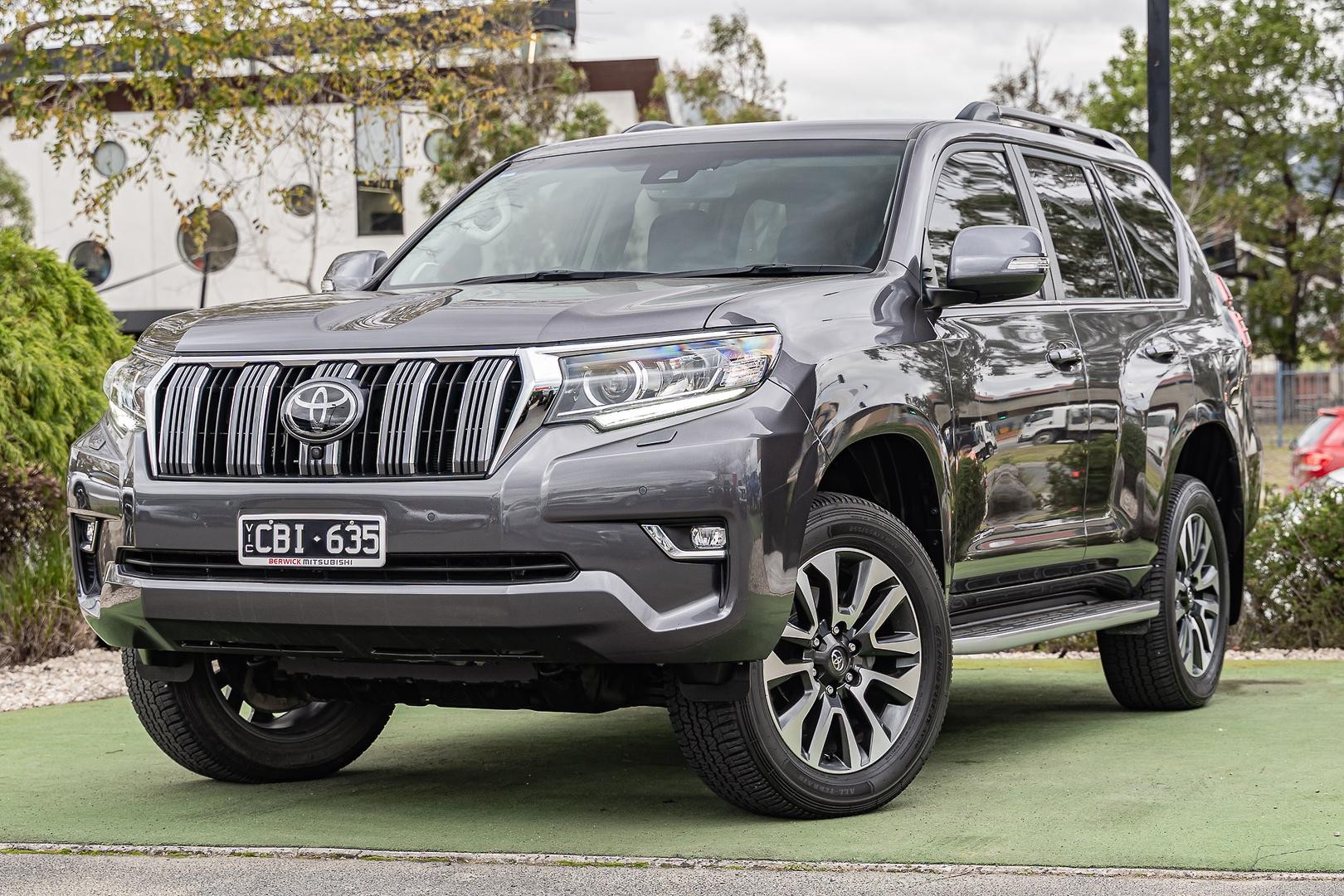 Toyota Landcruiser Prado image 1