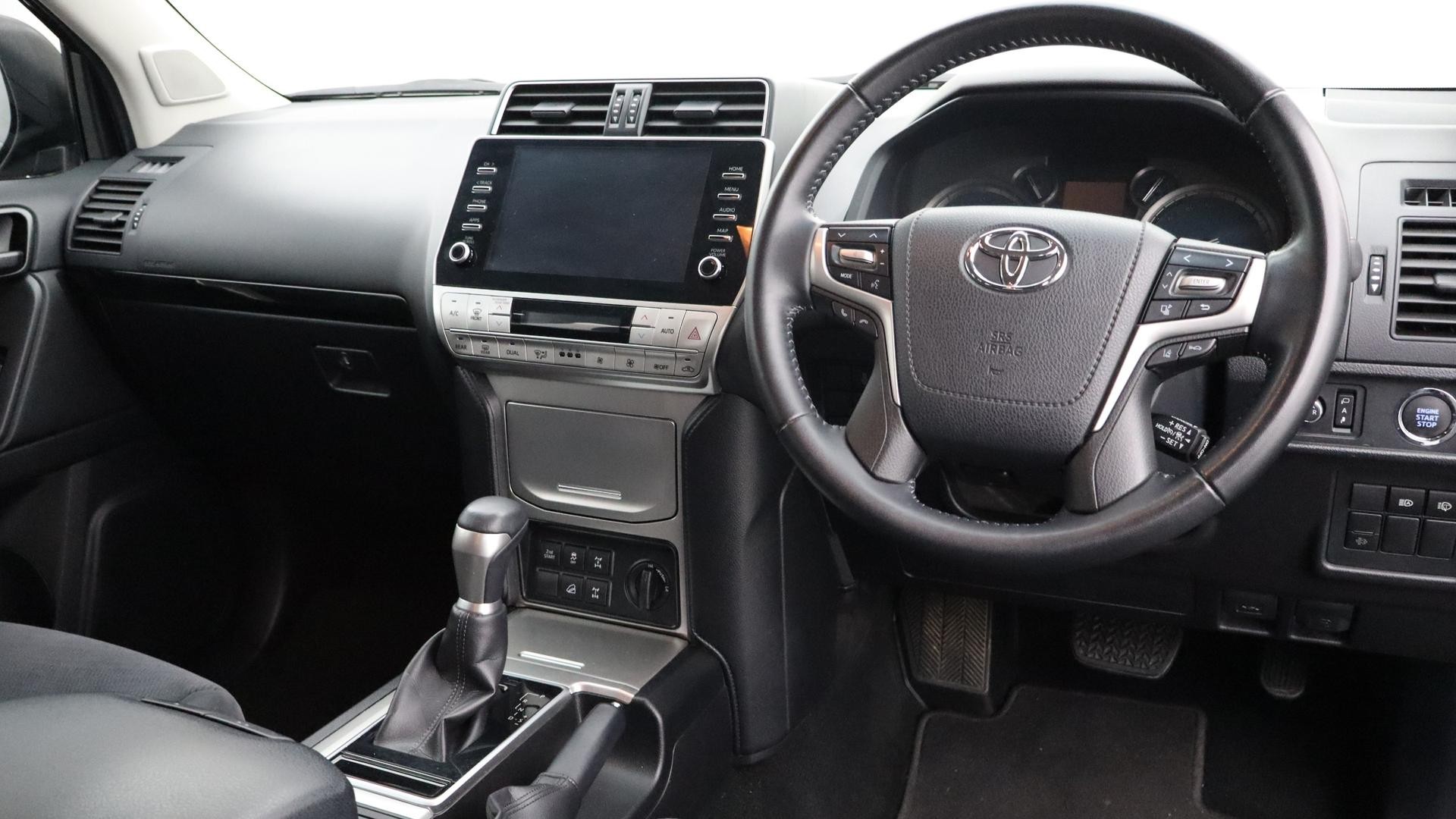 Toyota Landcruiser Prado image 4