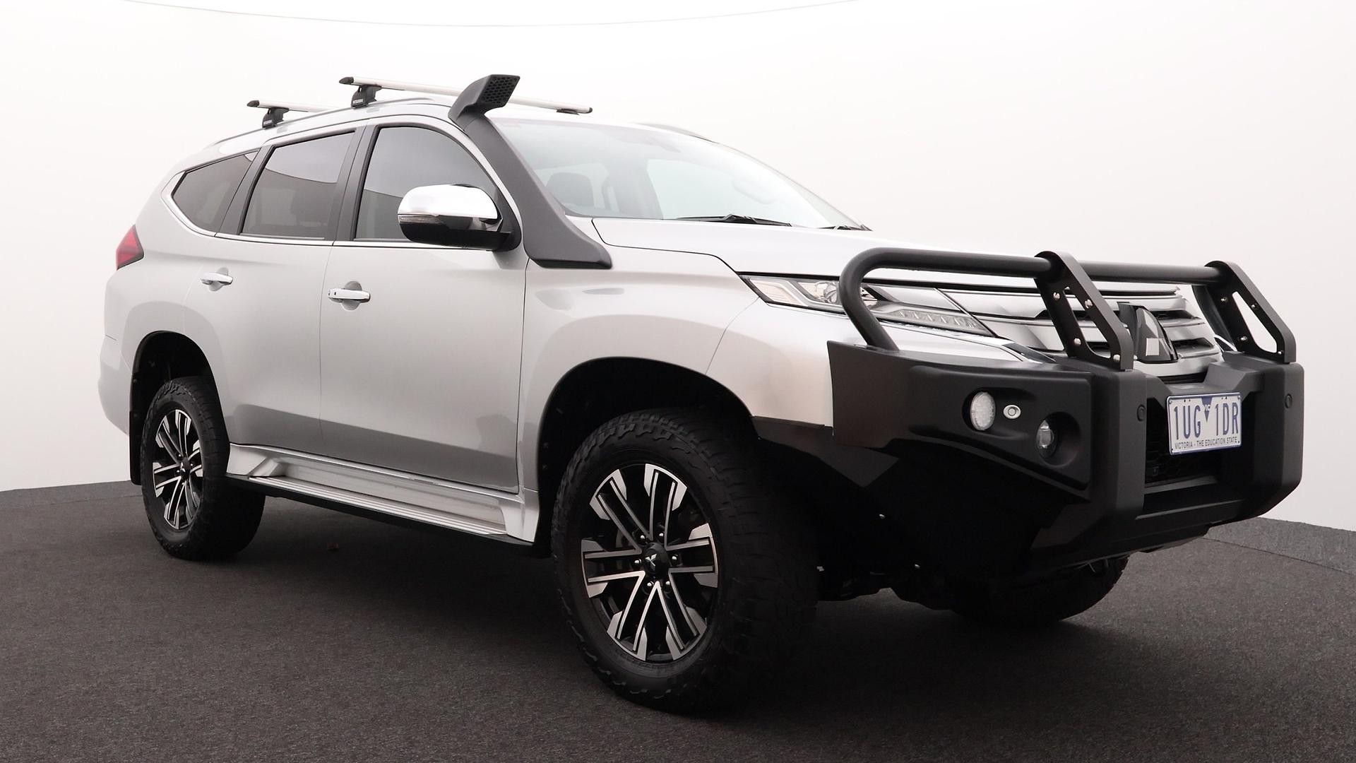 Mitsubishi Pajero Sport image 3
