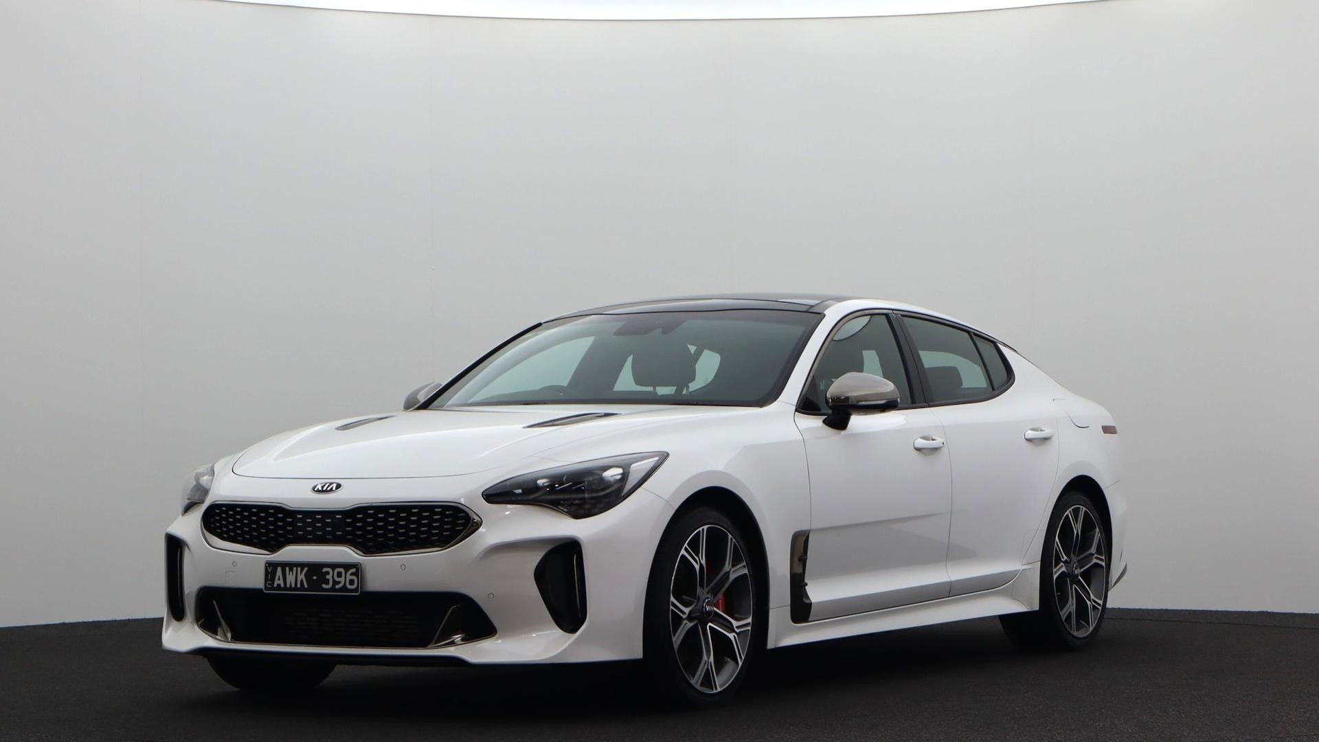 Kia Stinger image 1