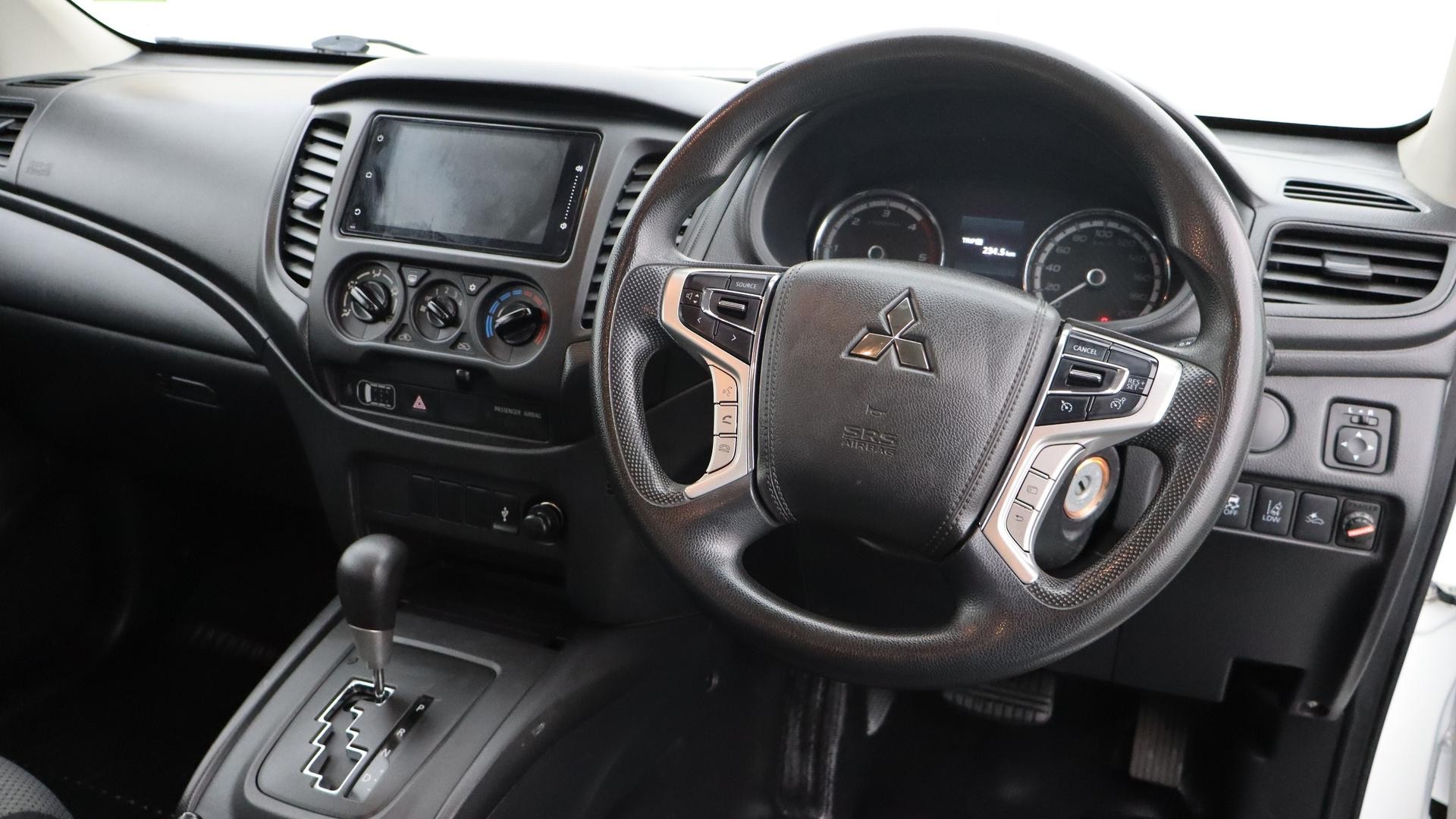 Mitsubishi Triton image 4