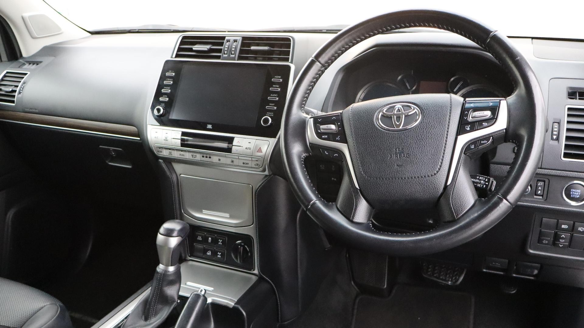 Toyota Landcruiser Prado image 4