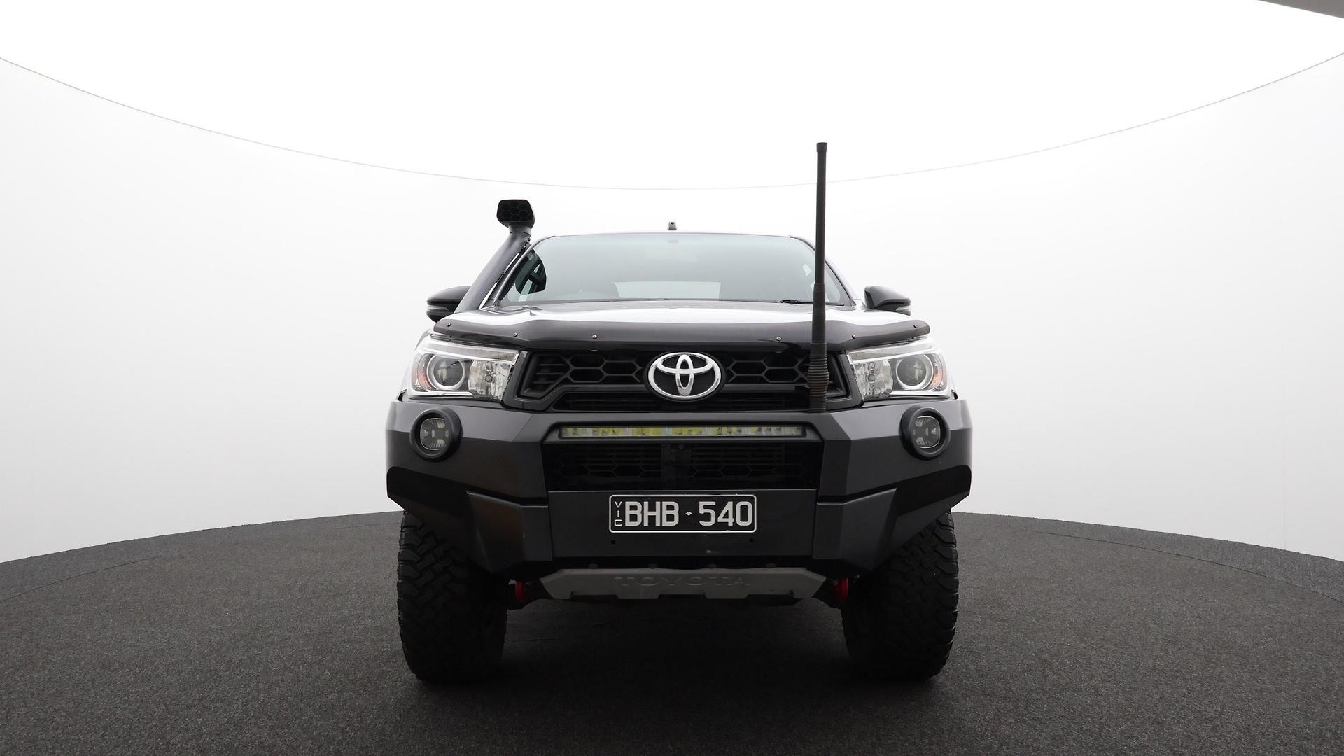 Toyota Hilux image 2