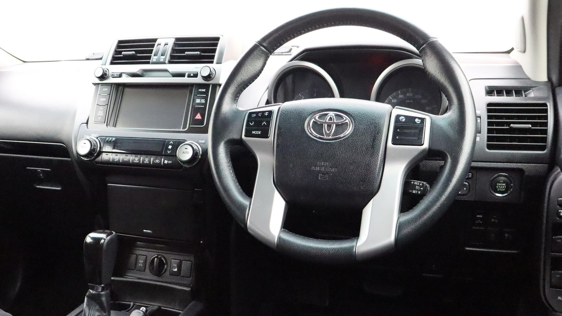 Toyota Landcruiser Prado image 4