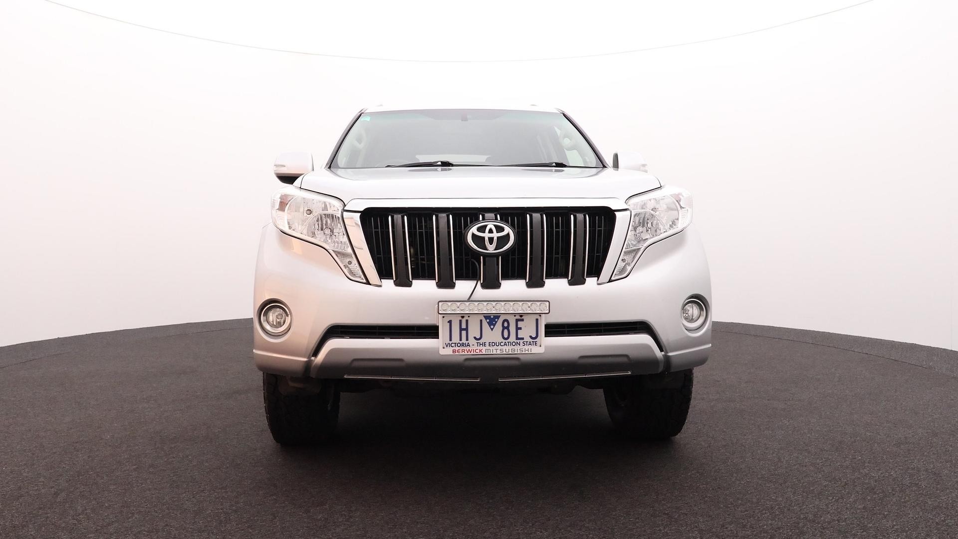 Toyota Landcruiser Prado image 3