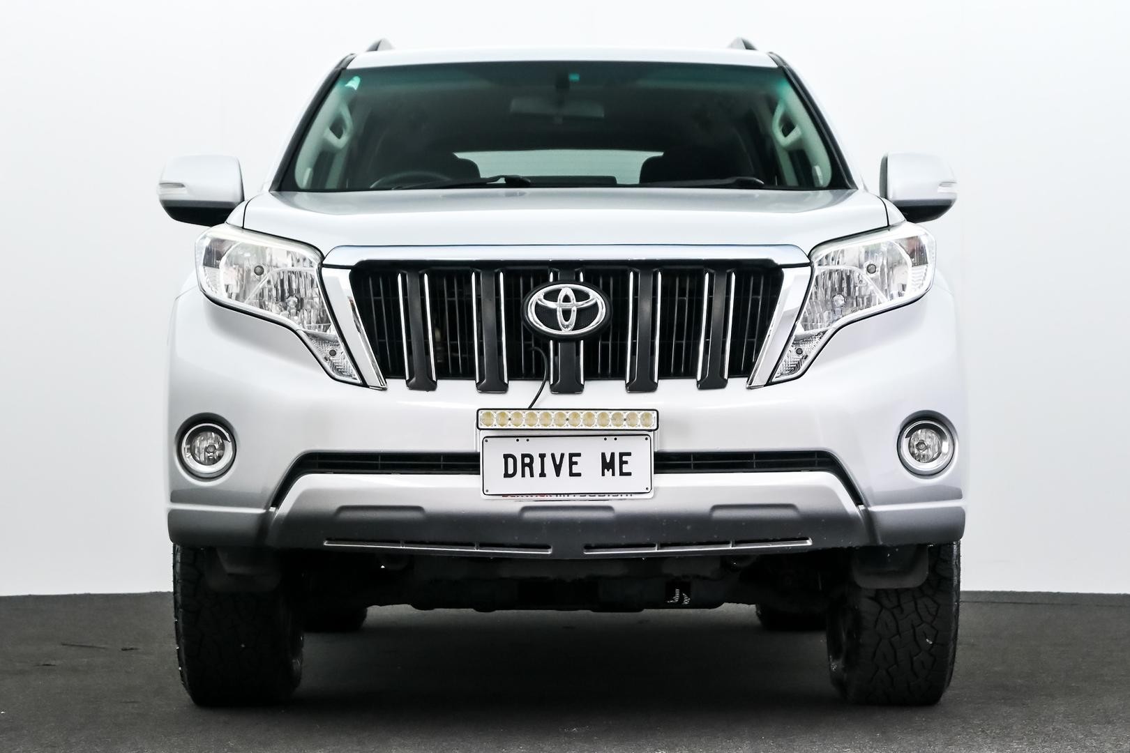 Toyota Landcruiser Prado image 2