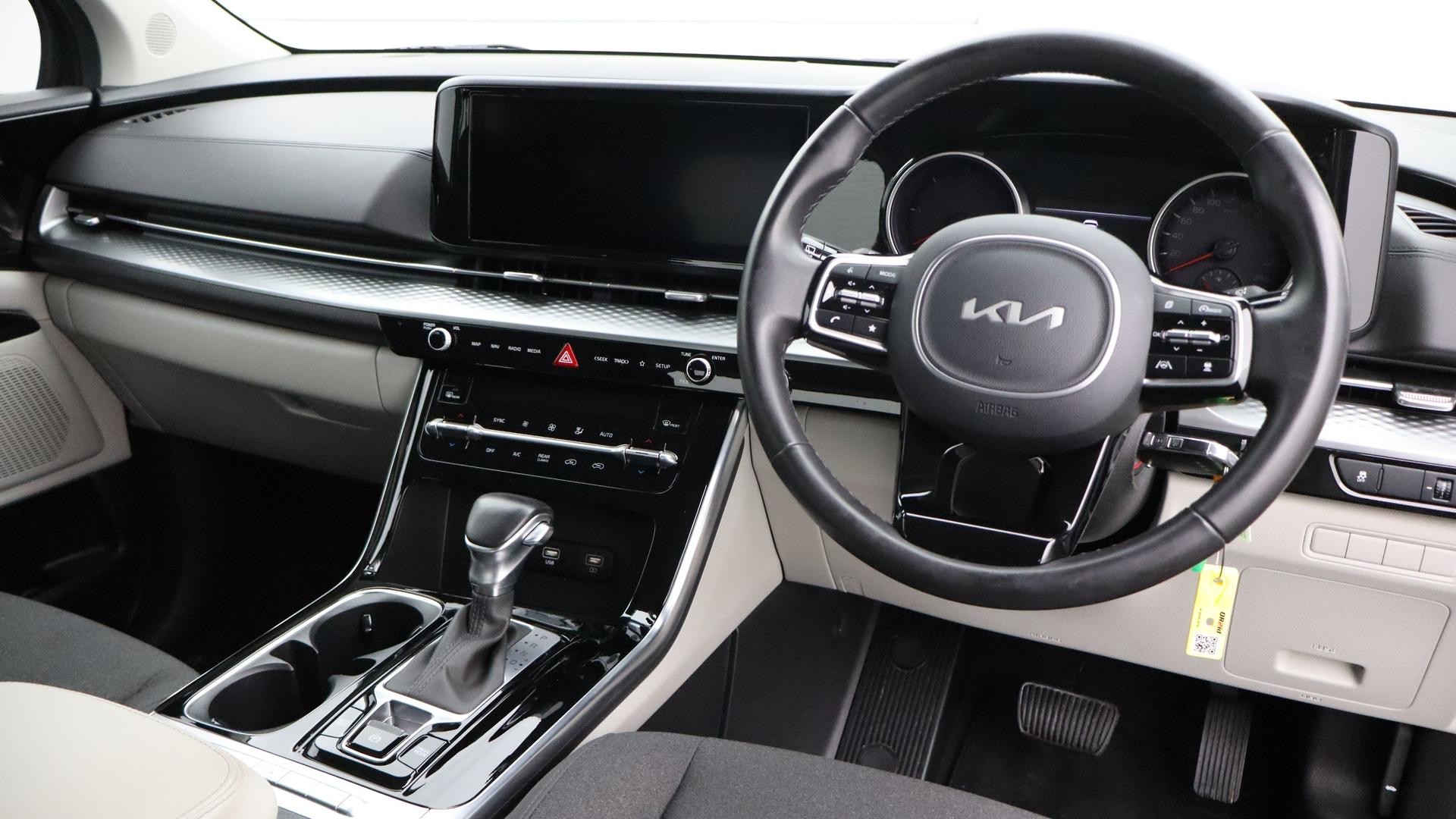 Kia Carnival image 4