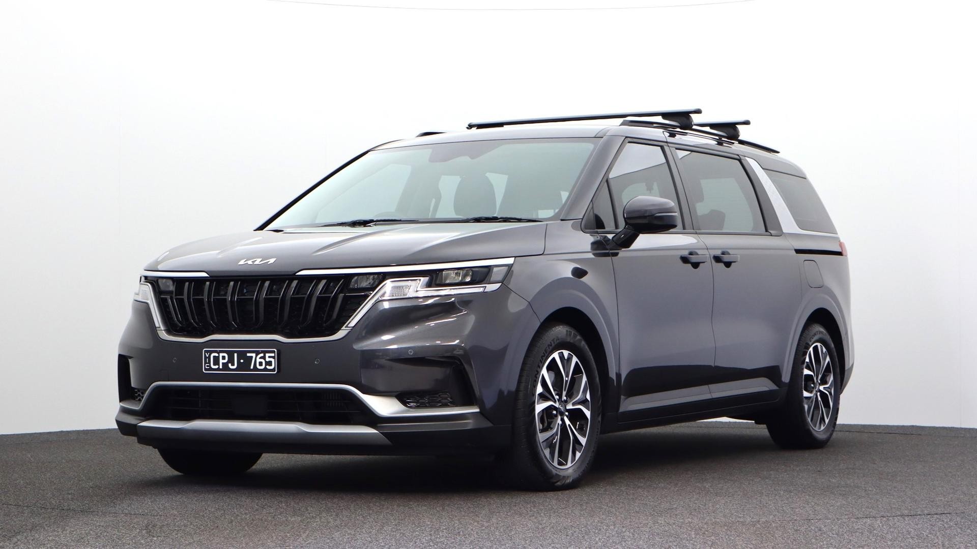 Kia Carnival image 1