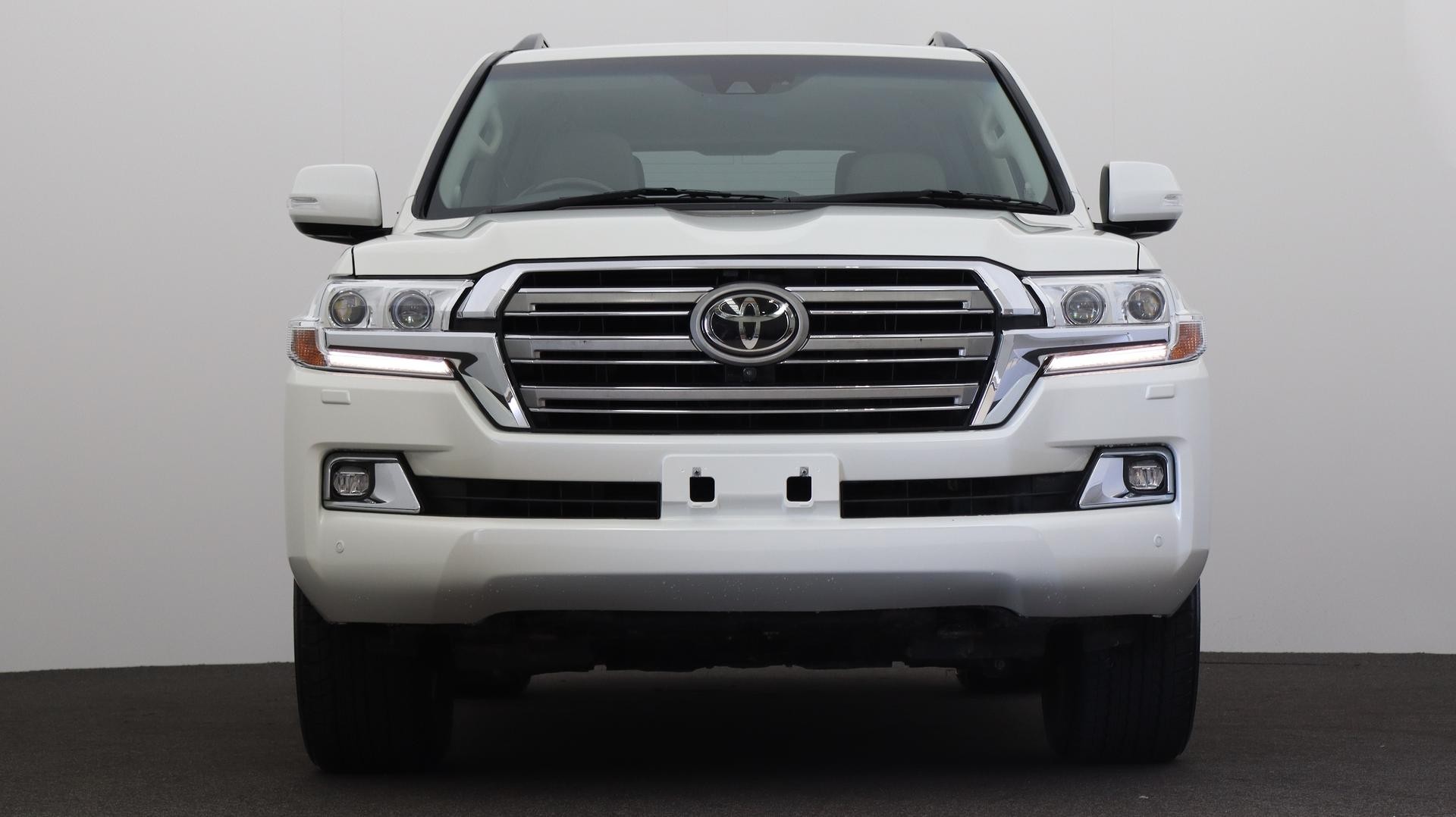 Toyota Landcruiser image 2