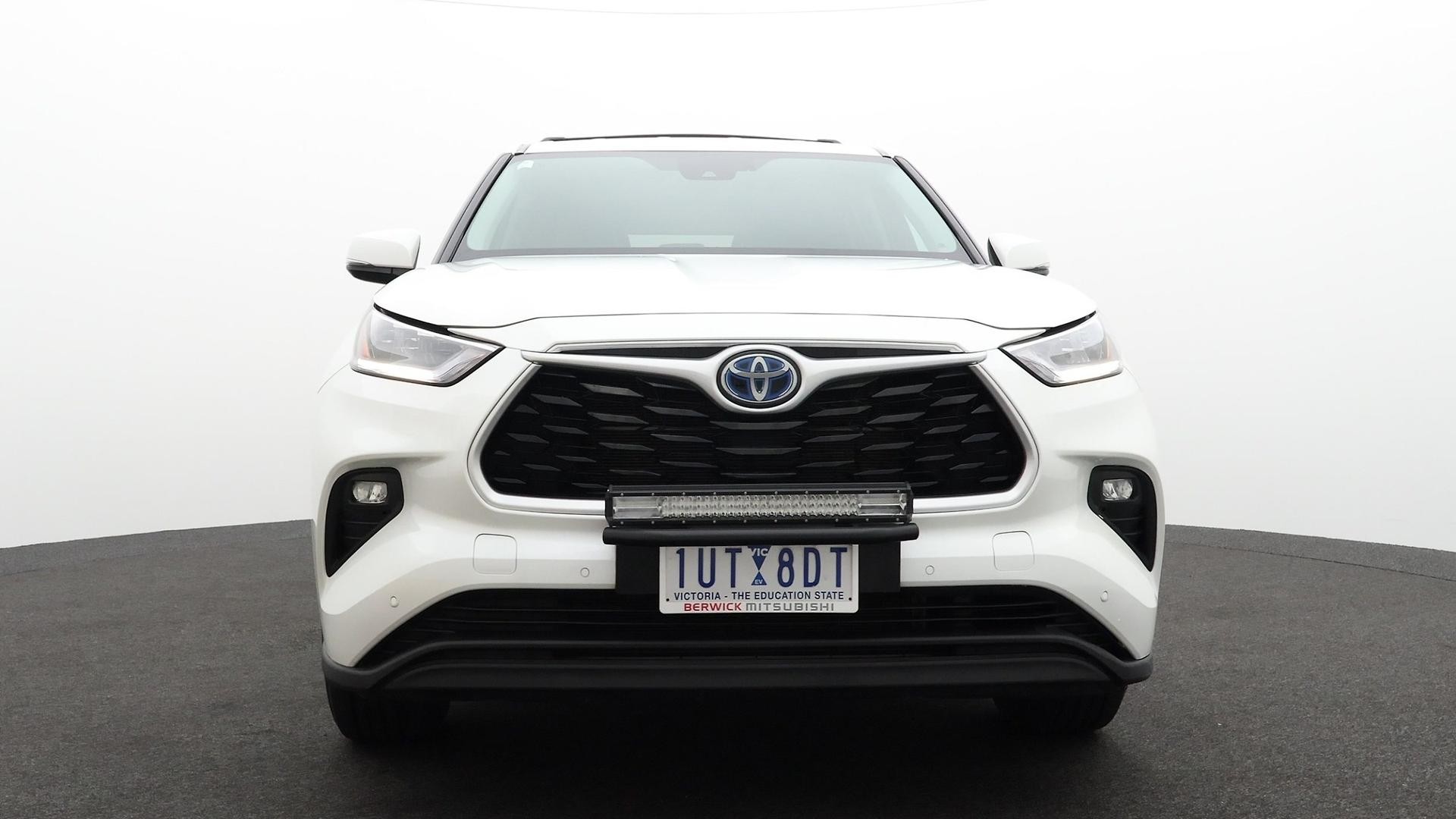 Toyota Kluger image 3