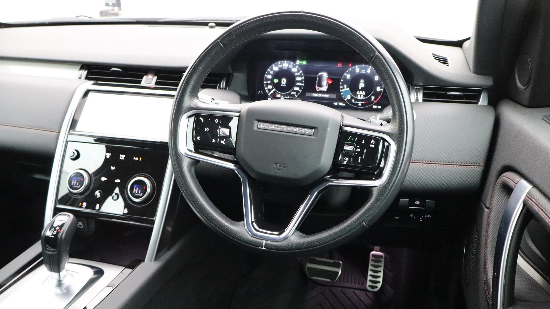 Land Rover Discovery Sport image 4