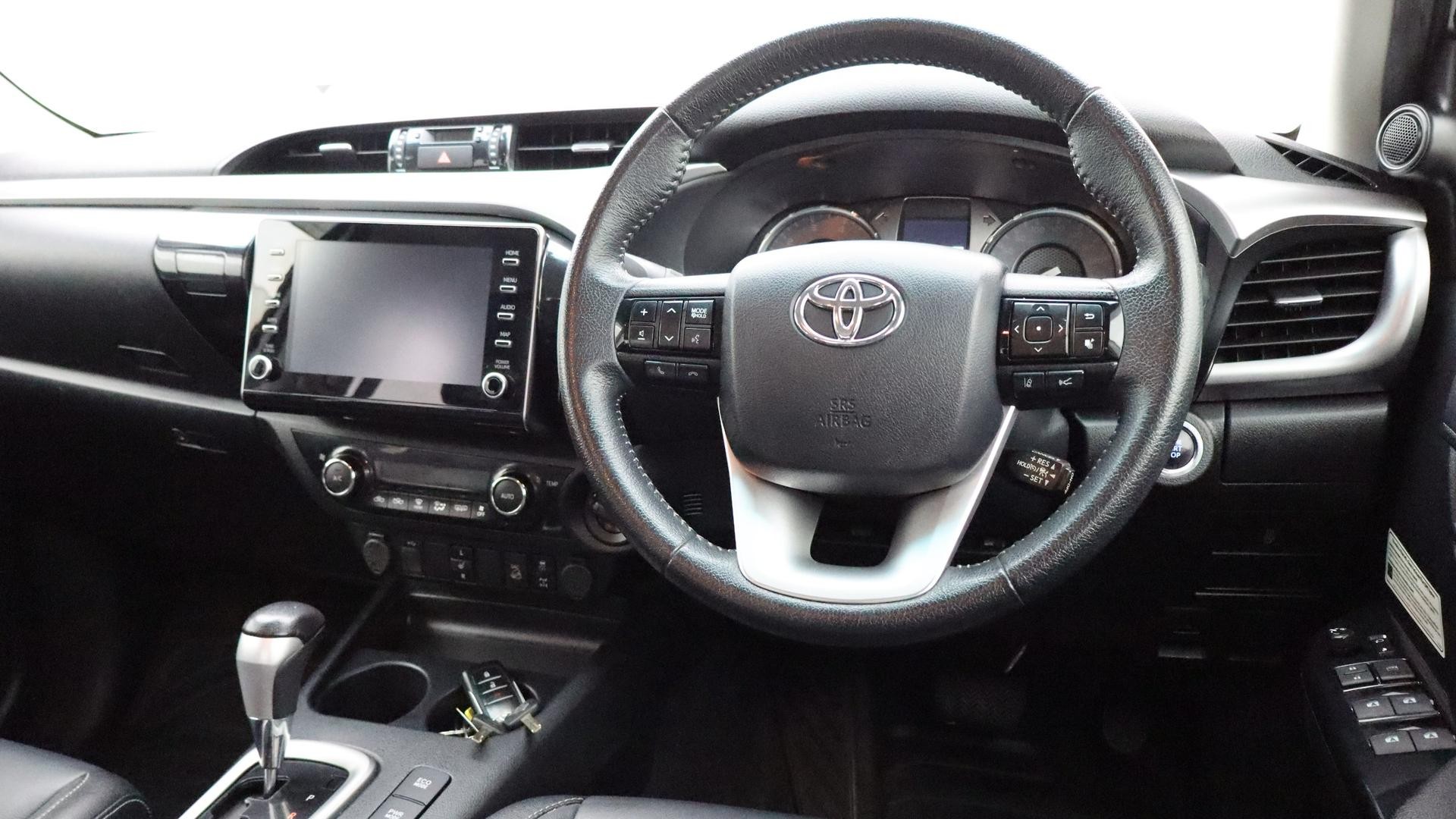 Toyota Hilux image 4