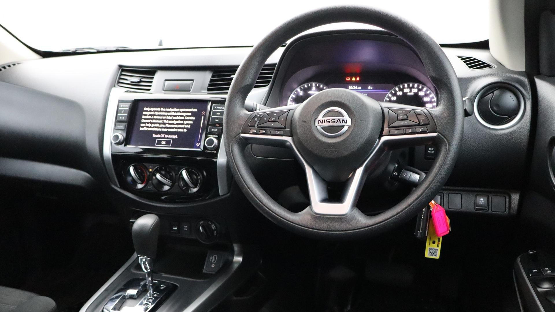 Nissan Navara image 4