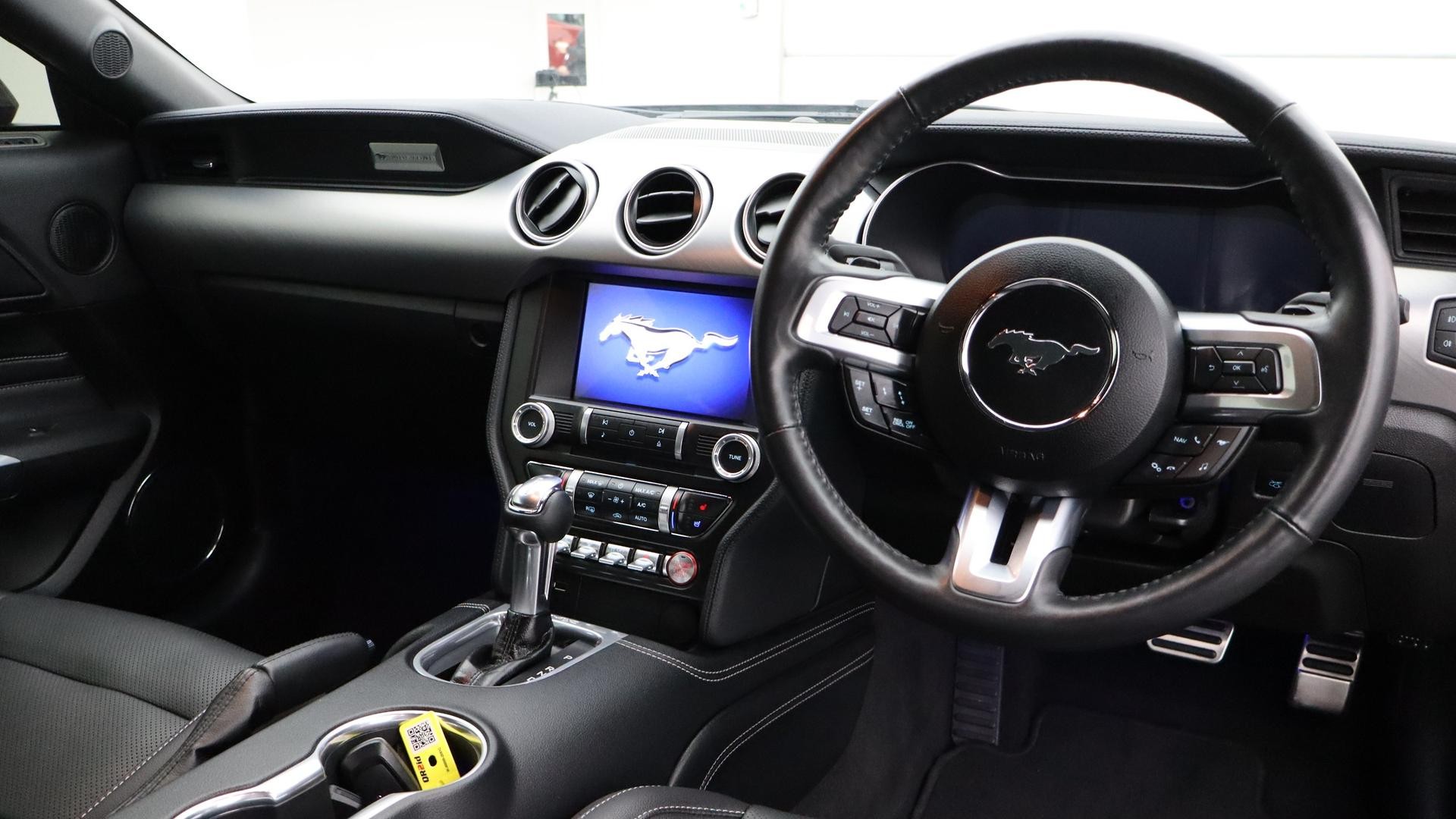 Ford Mustang image 4
