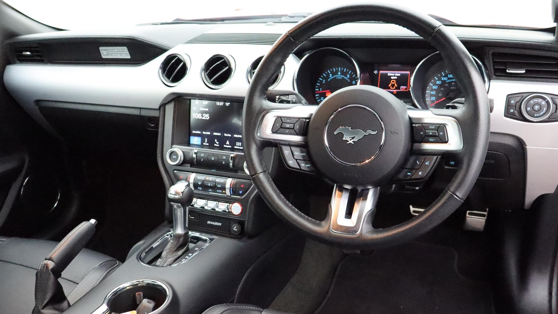 Ford Mustang image 4